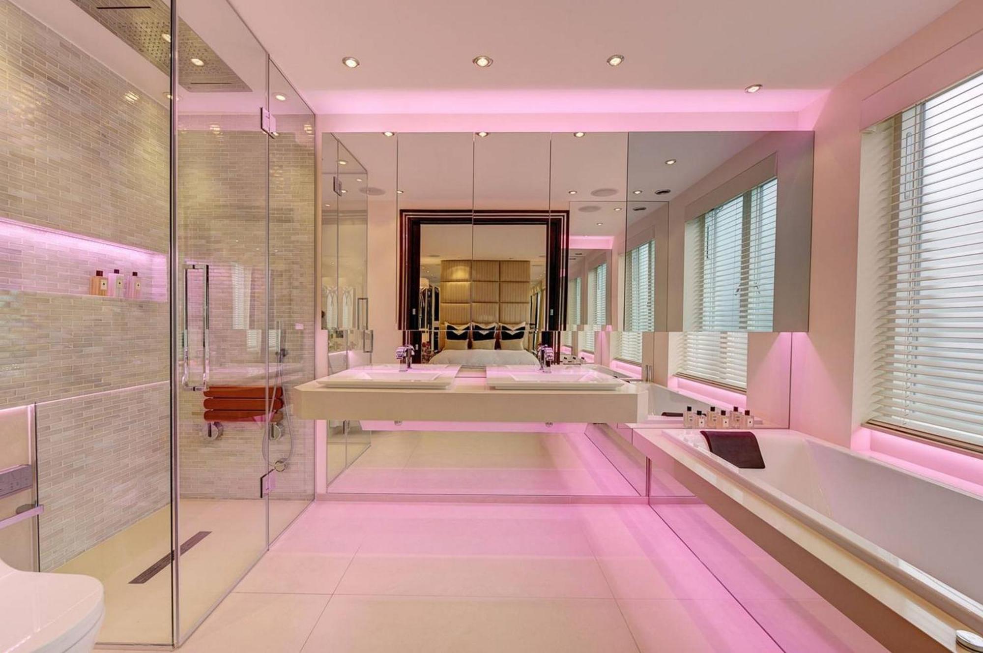 Luxurious Central Azbe