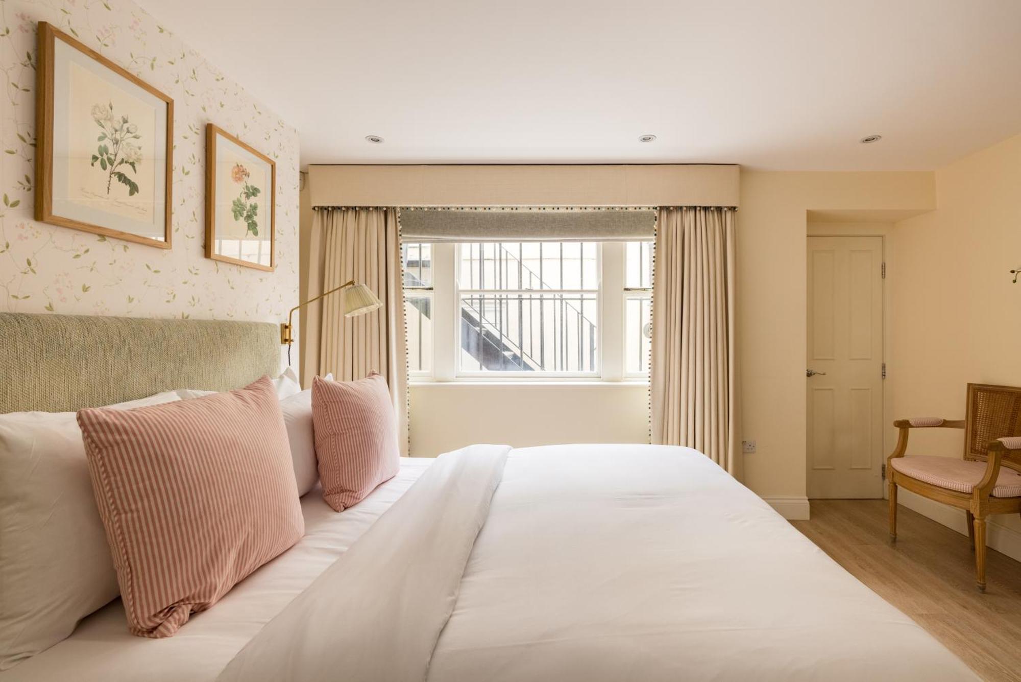 The Chelsea Abode - 4bdr With Terrace Apartment *