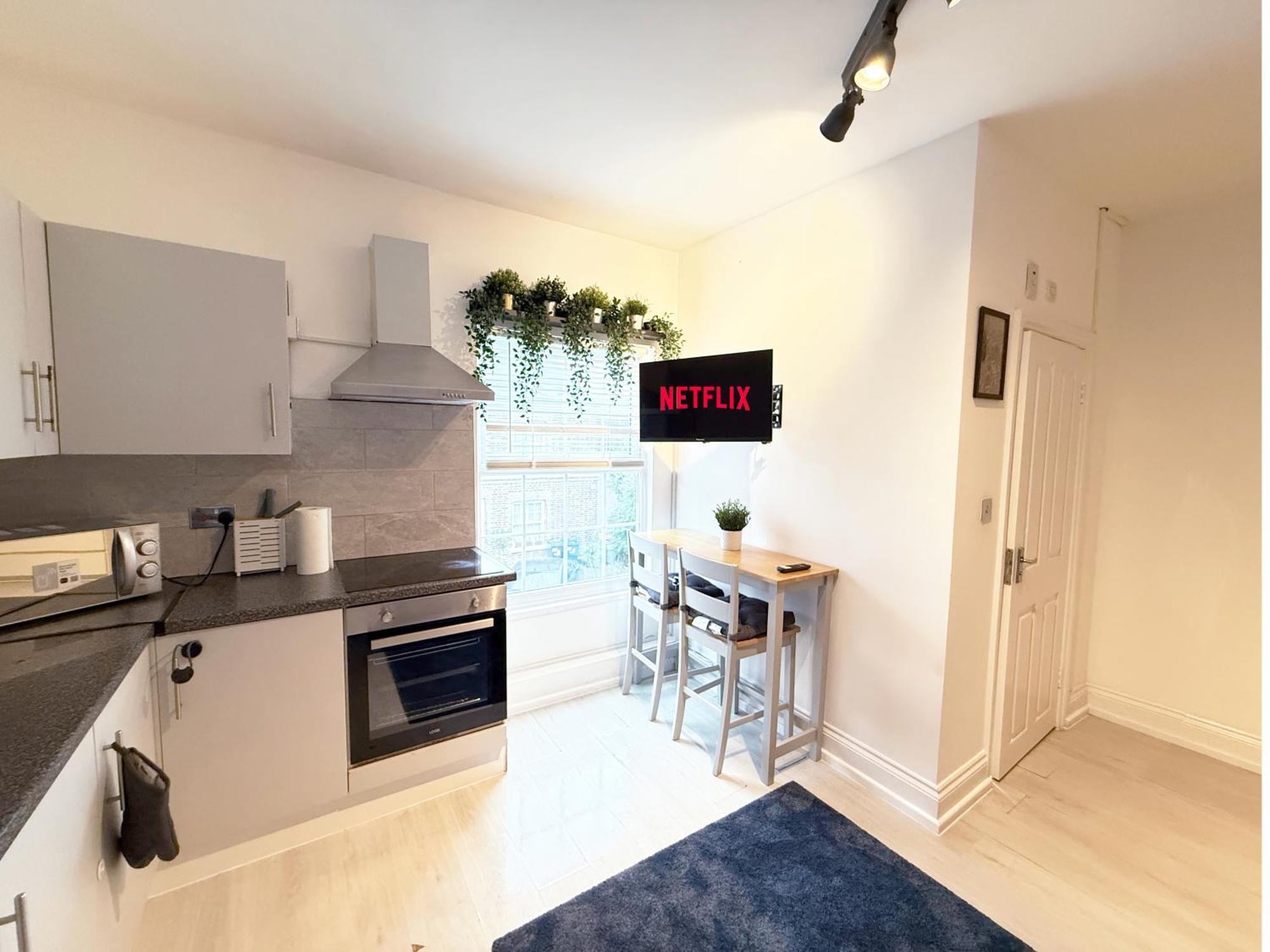 Modern & Cosy 2 Bedroom With Free Parking Near Wembley *