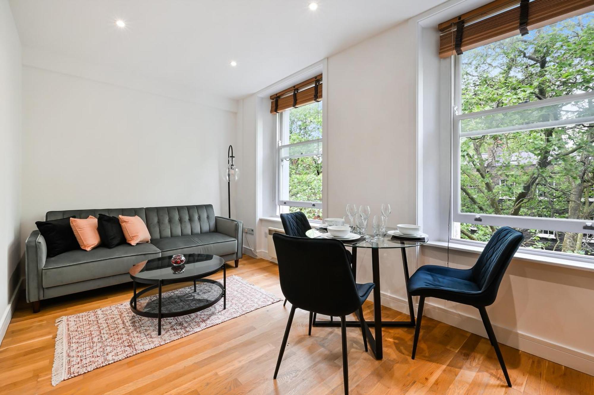 Avari - Gray's Collection Apartment *