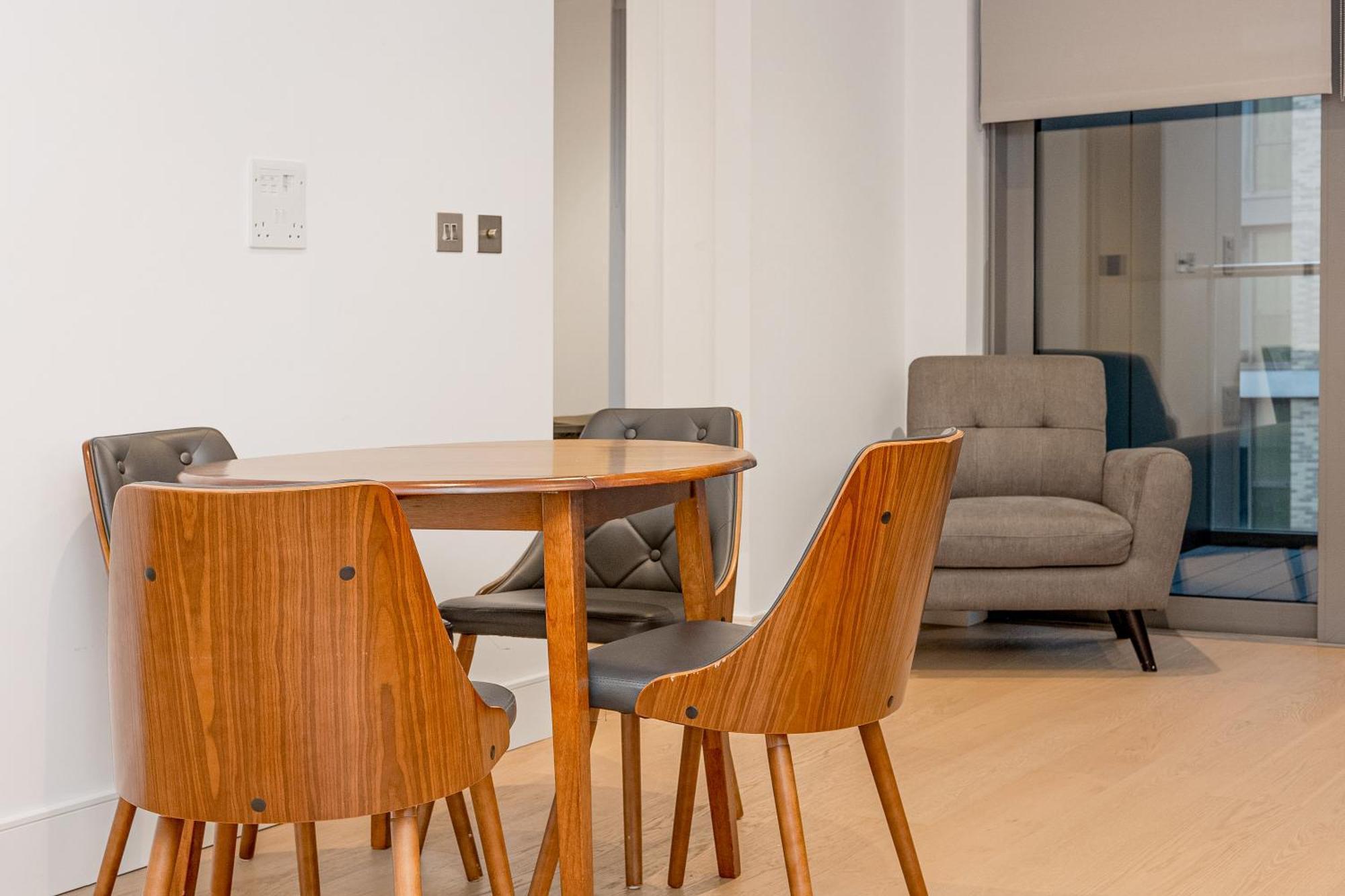 New Listing! 2br Flat, Battersea Park Station 5 Mn *