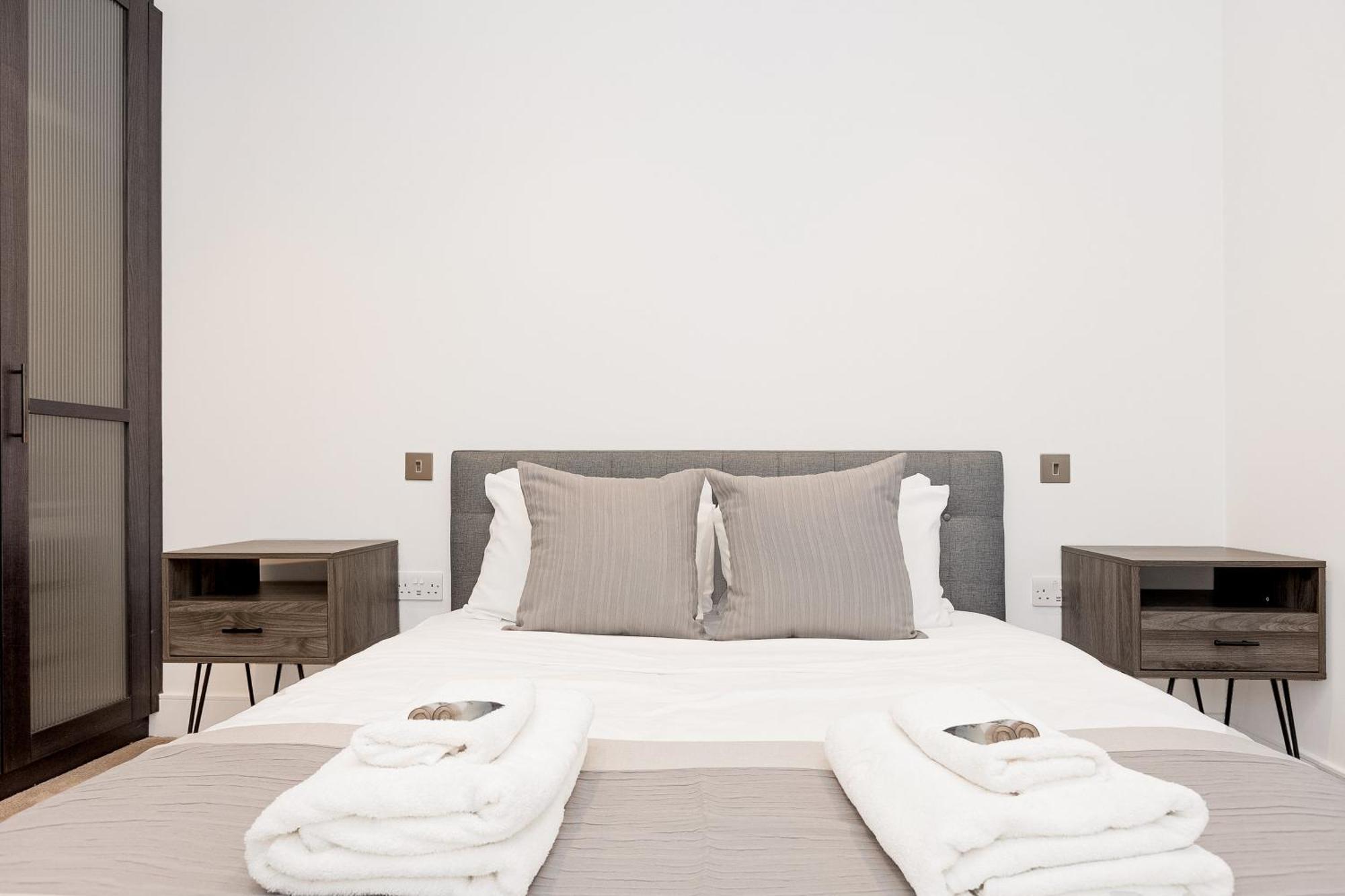 Apartment New Listing! 2br Flat, Battersea Park Station 5 Mn *