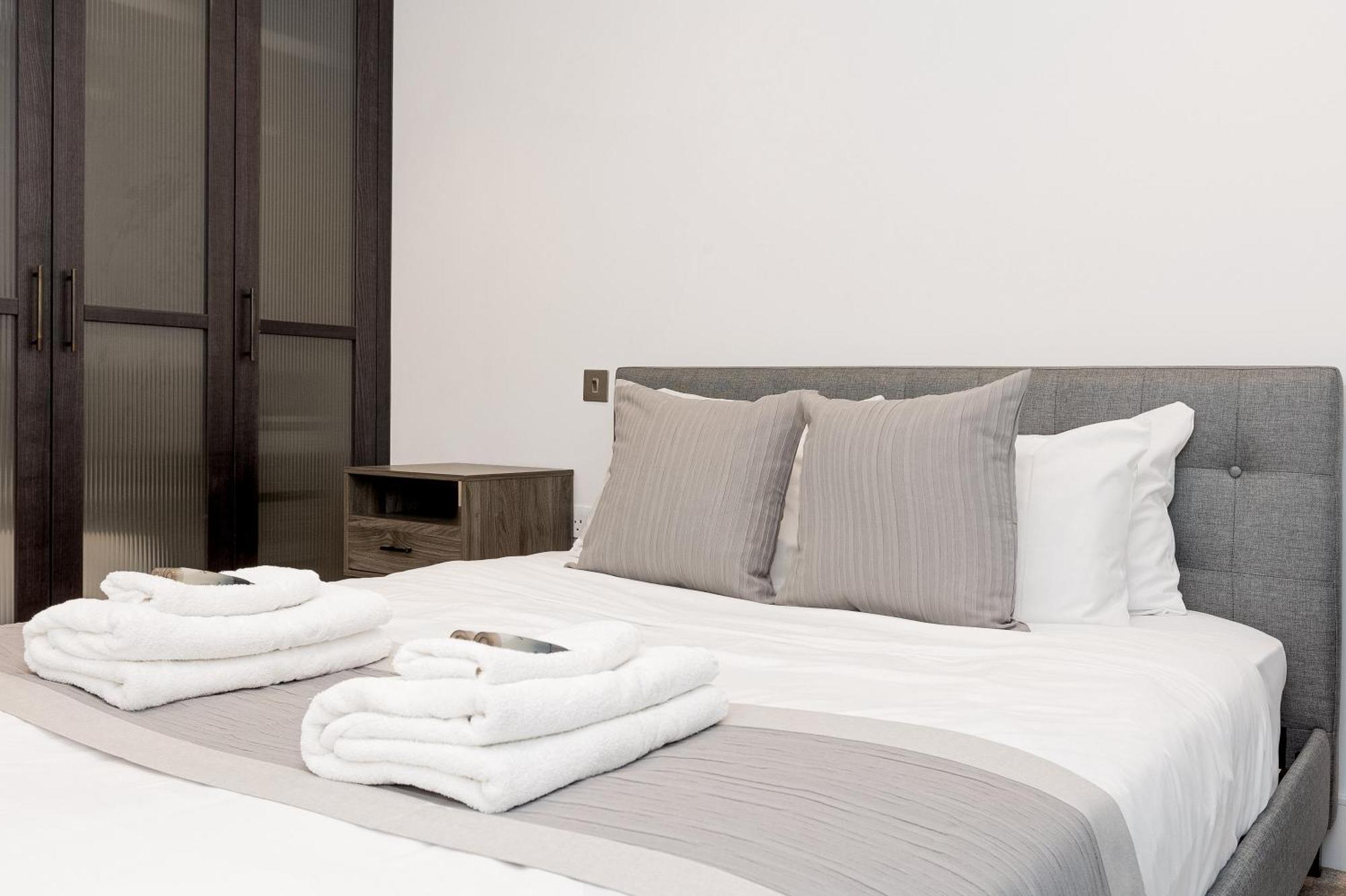 New Listing! 2br Flat, Battersea Park Station 5 Mn