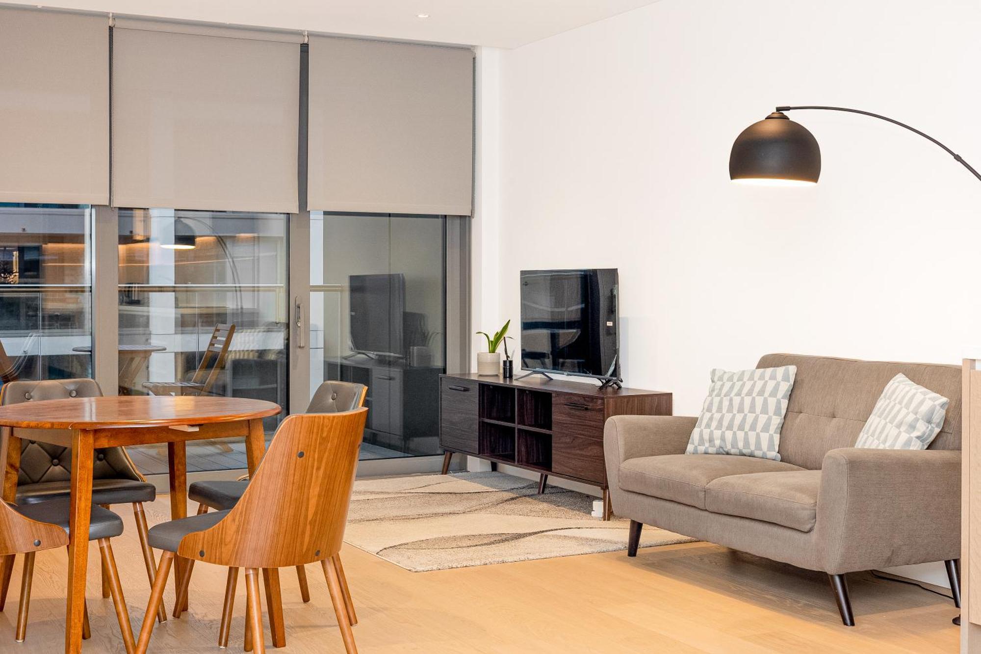 New Listing! 2br Flat, Battersea Park Station 5 Mn Apartment *