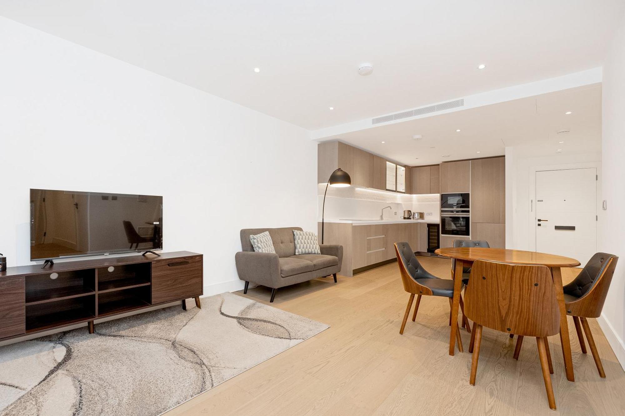 New Listing! 2br Flat, Battersea Park Station 5 Mn