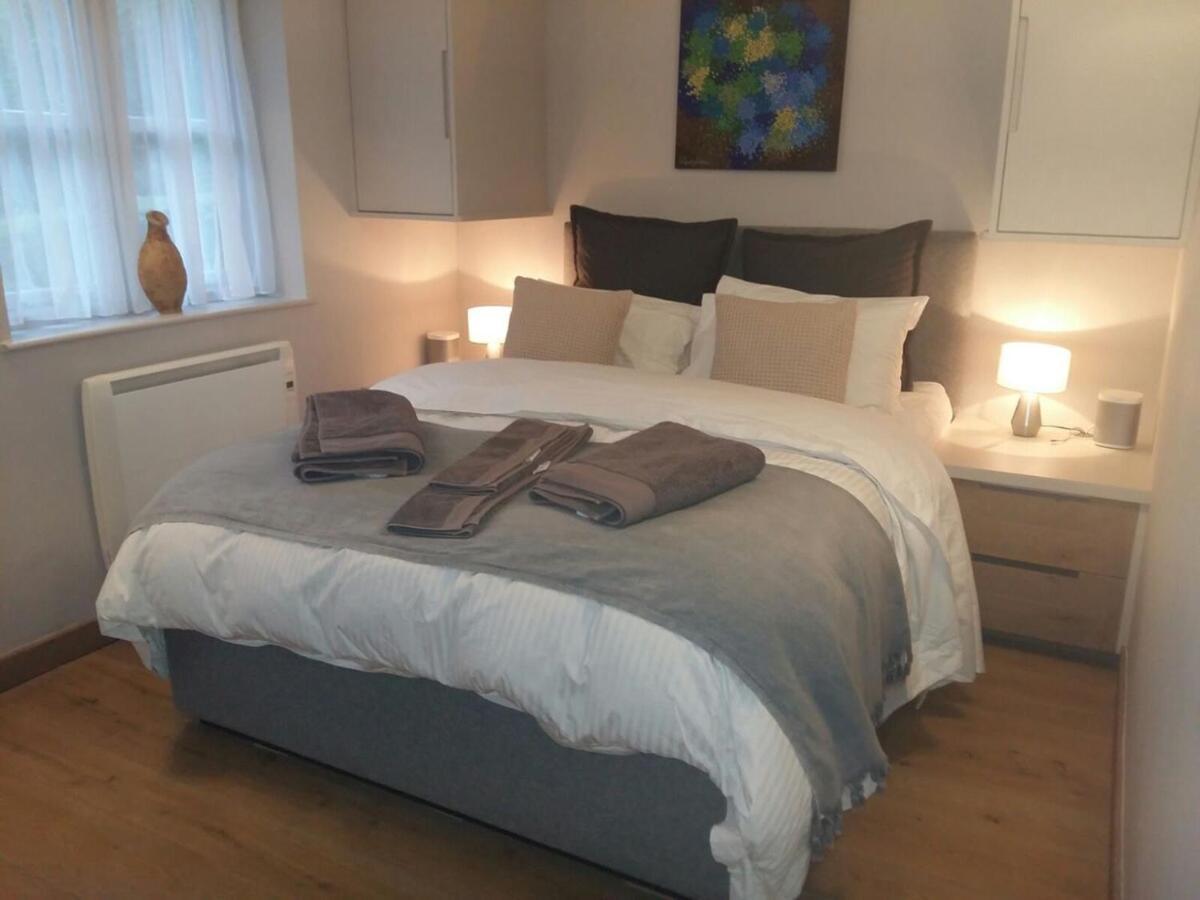 Modern Flat On Regent's Canal Apartment London