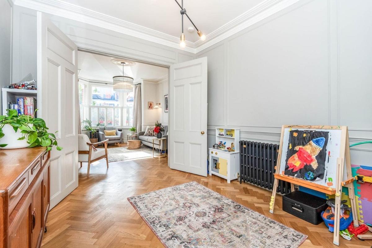 Newly Renovated 4 Bed - North