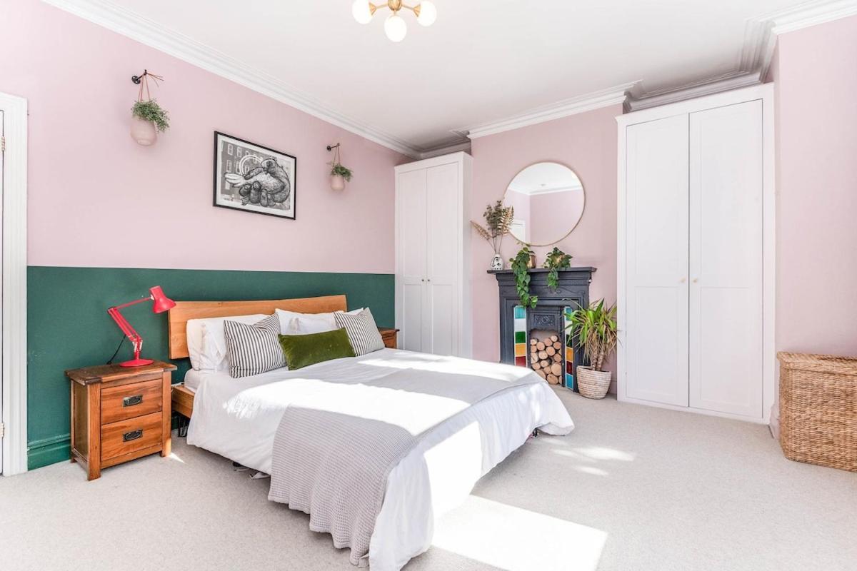 Newly Renovated 4 Bed - North Holiday home London