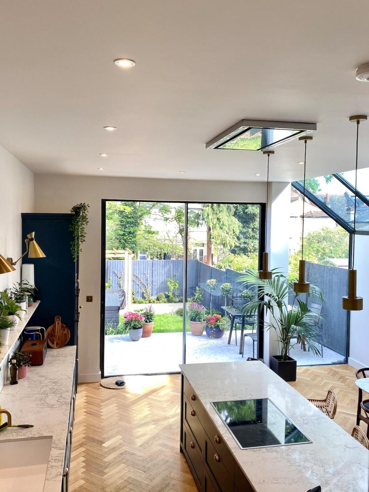 Newly Renovated 4 Bed - North *