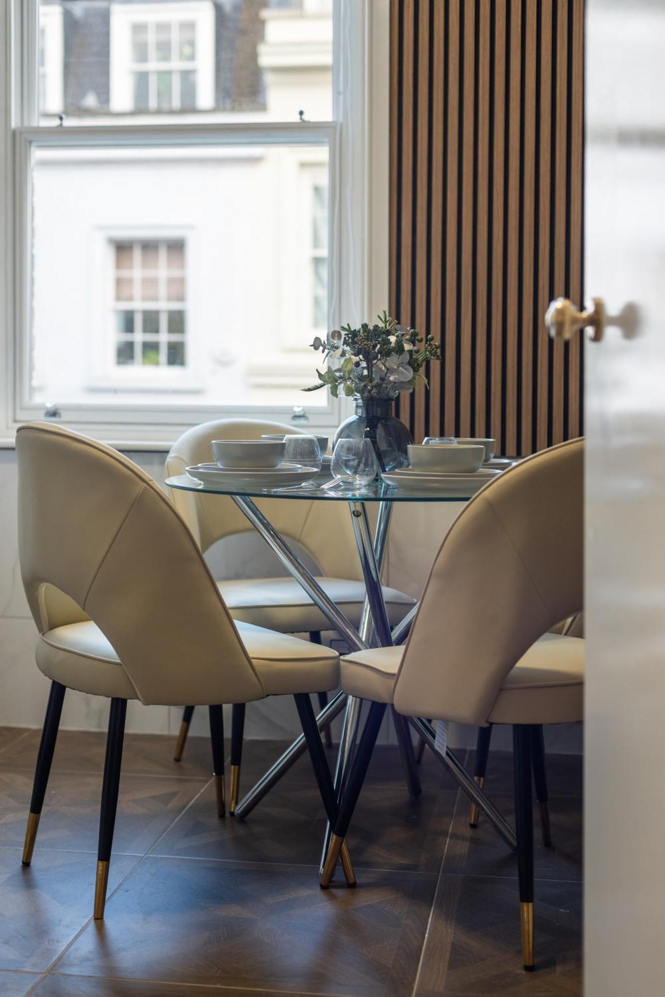Stylish In The Heart Of Soho Your West End Escape! Gsg Leilighet London