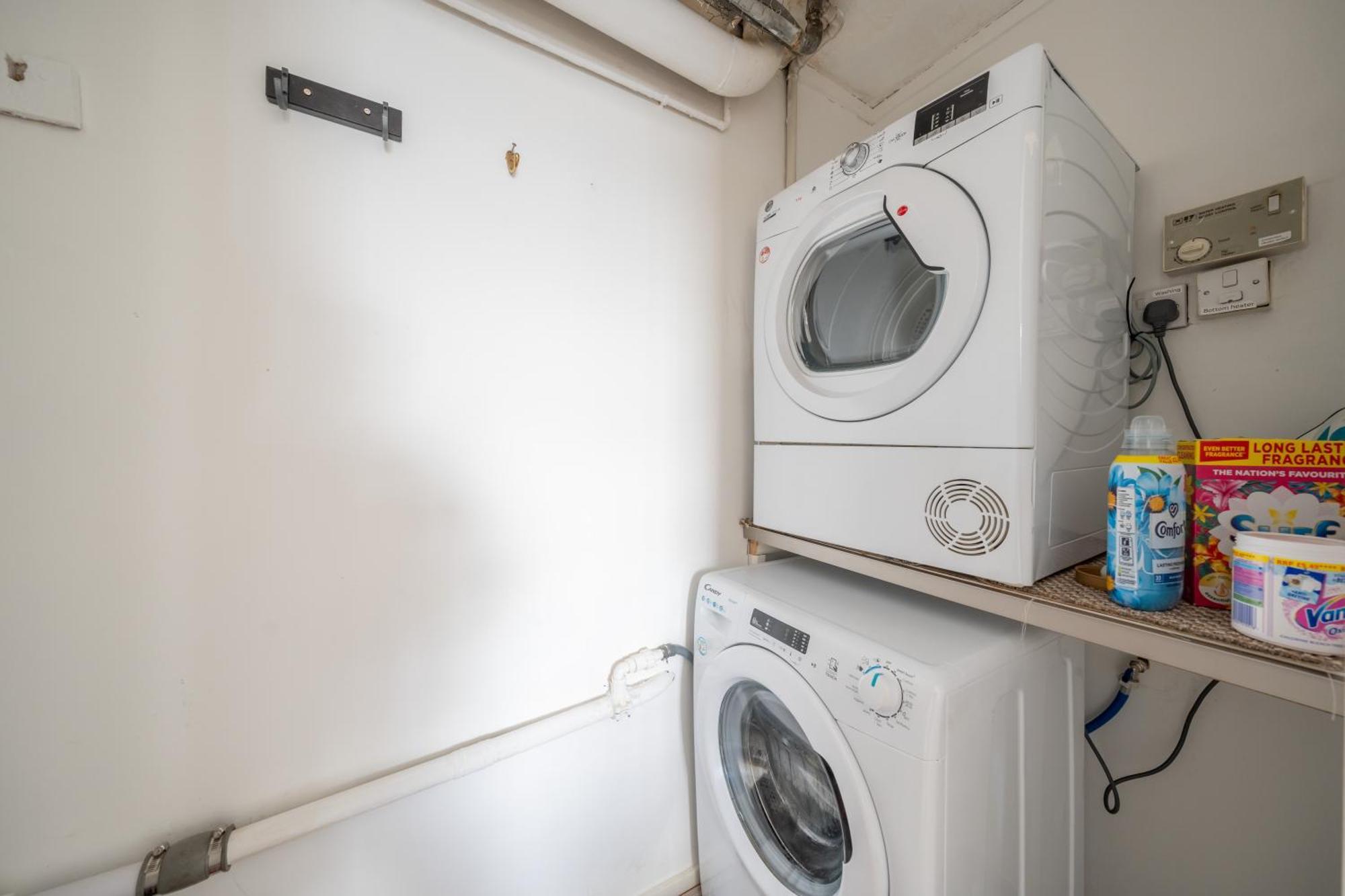 3 Bed Luxury In Chelsea, 2 King Size Bed, 1 Double Bed, Ideal For Families Apartment *