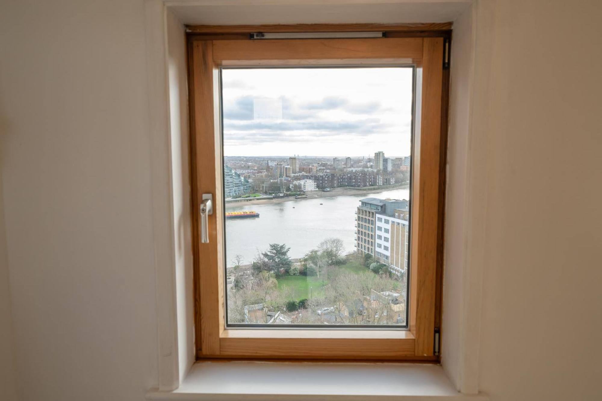 3 Bed Luxury In Chelsea, 2 King Size Bed, 1 Double Bed, Ideal For Families Apartment *