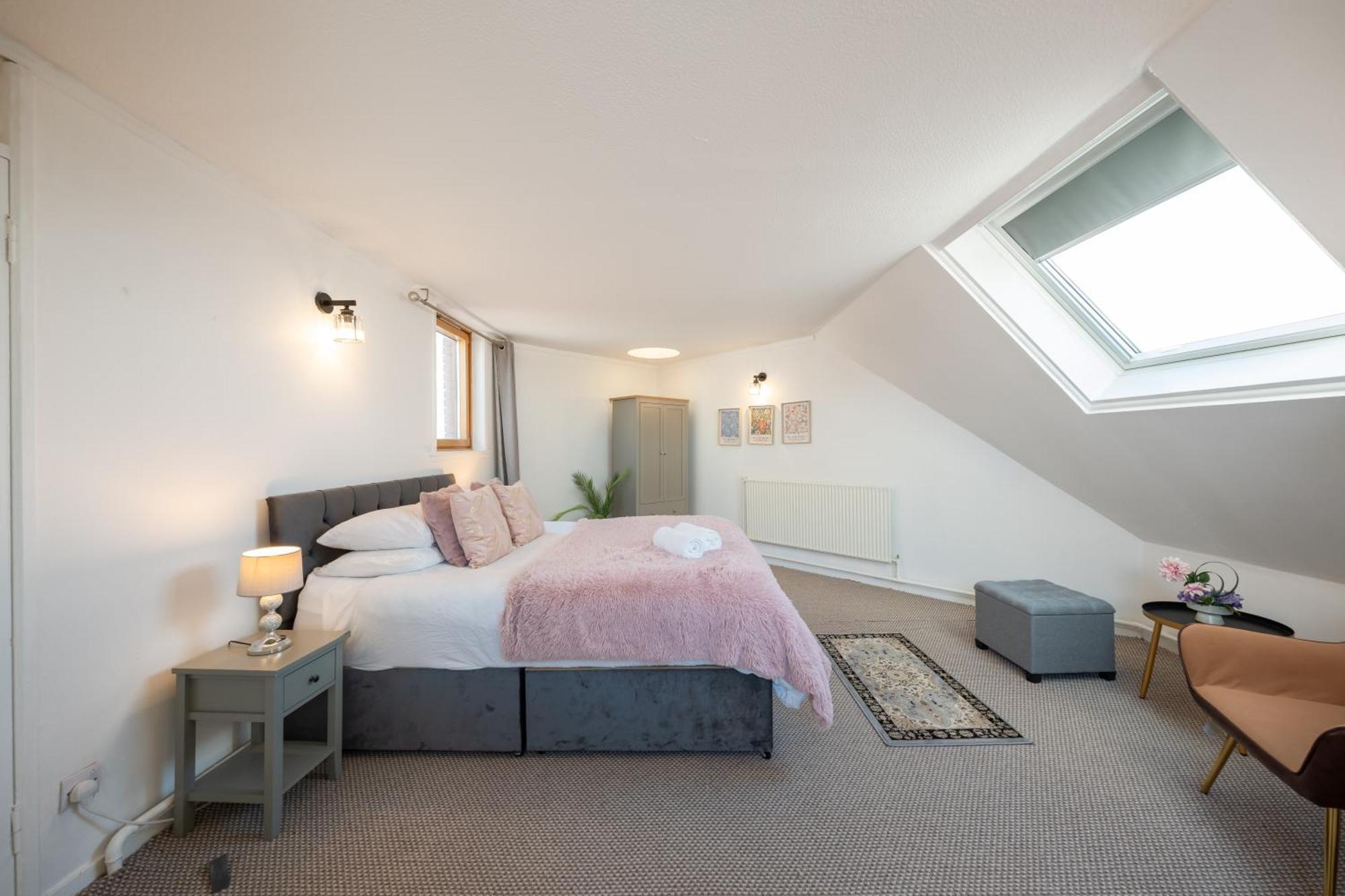 3 Bed Luxury In Chelsea, 2 King Size Bed, 1 Double Bed, Ideal For Families * London