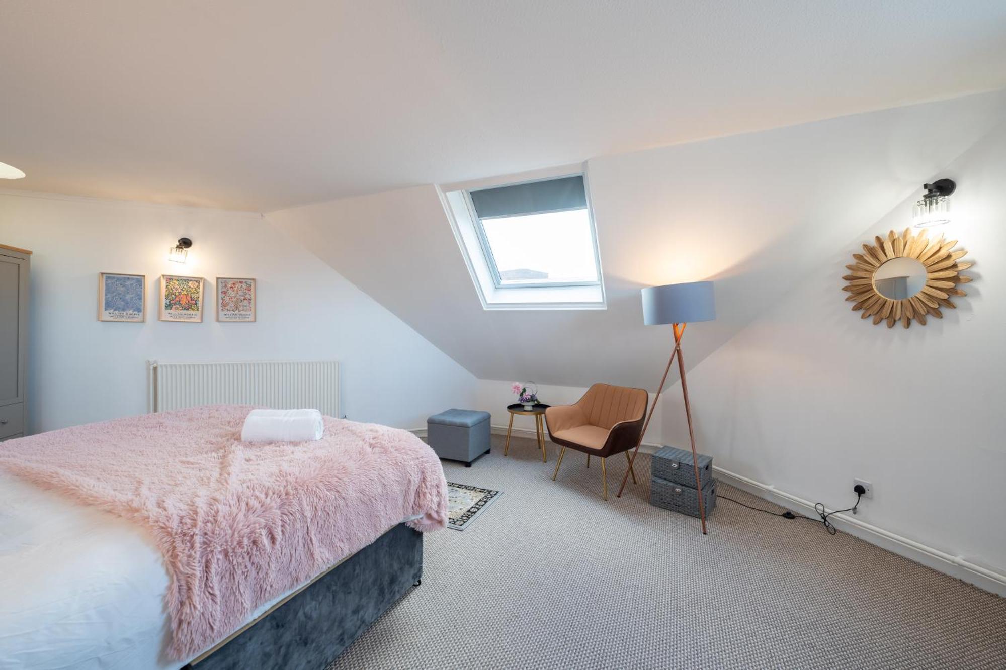 3 Bed Luxury In Chelsea, 2 King Size Bed, 1 Double Bed, Ideal For Families London
