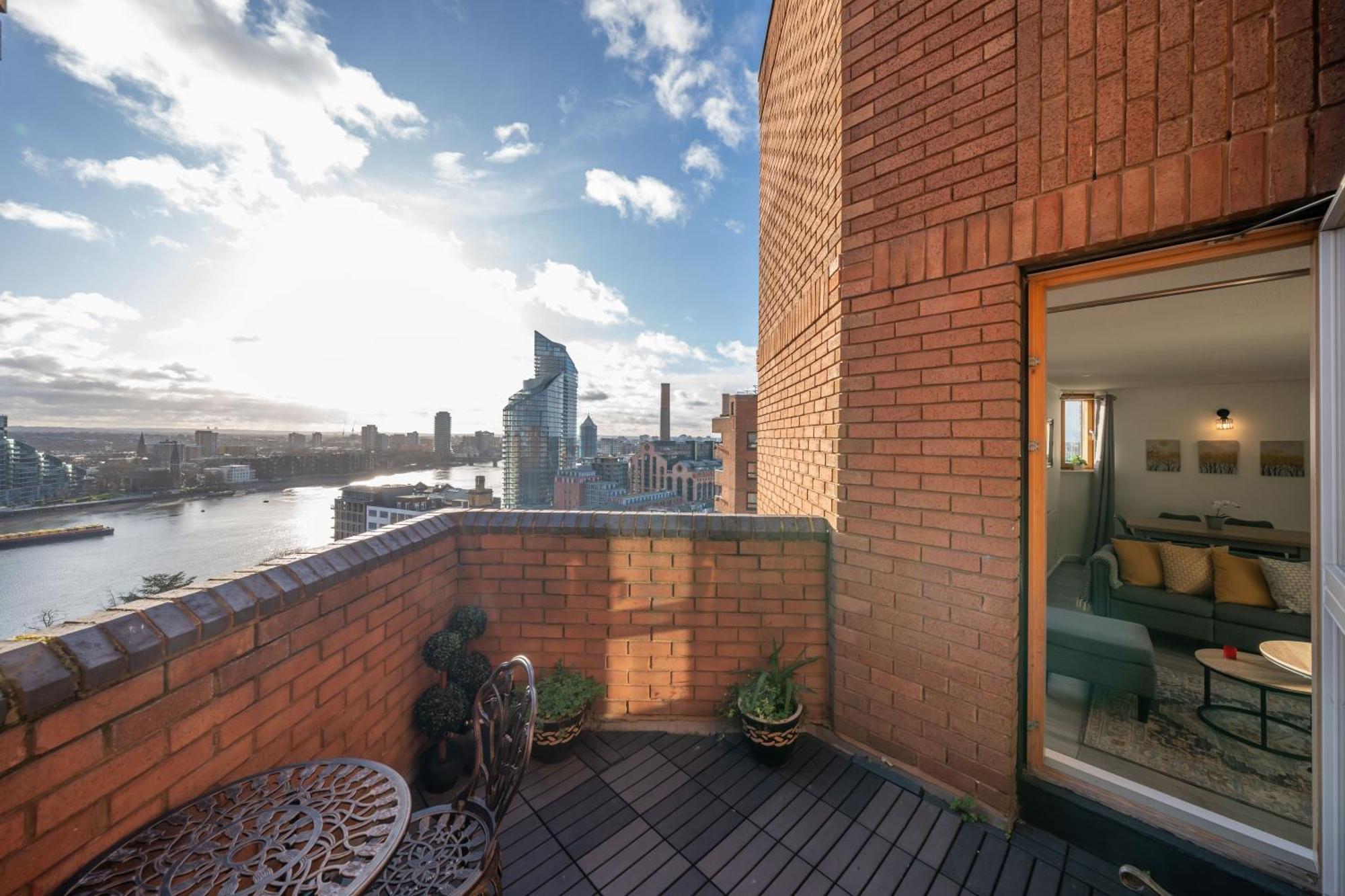 3 Bed Luxury In Chelsea, 2 King Size Bed, 1 Double Bed, Ideal For Families Apartment *