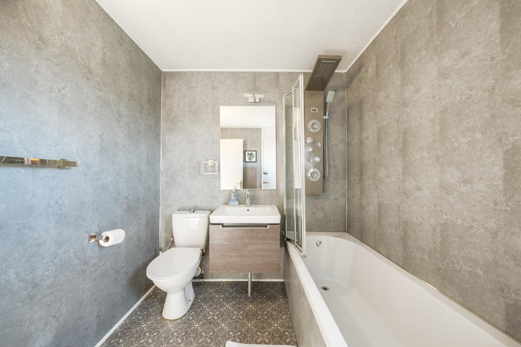 Apartment 3 Bed Luxury In Chelsea, 2 King Size Bed, 1 Double Bed, Ideal For Families *