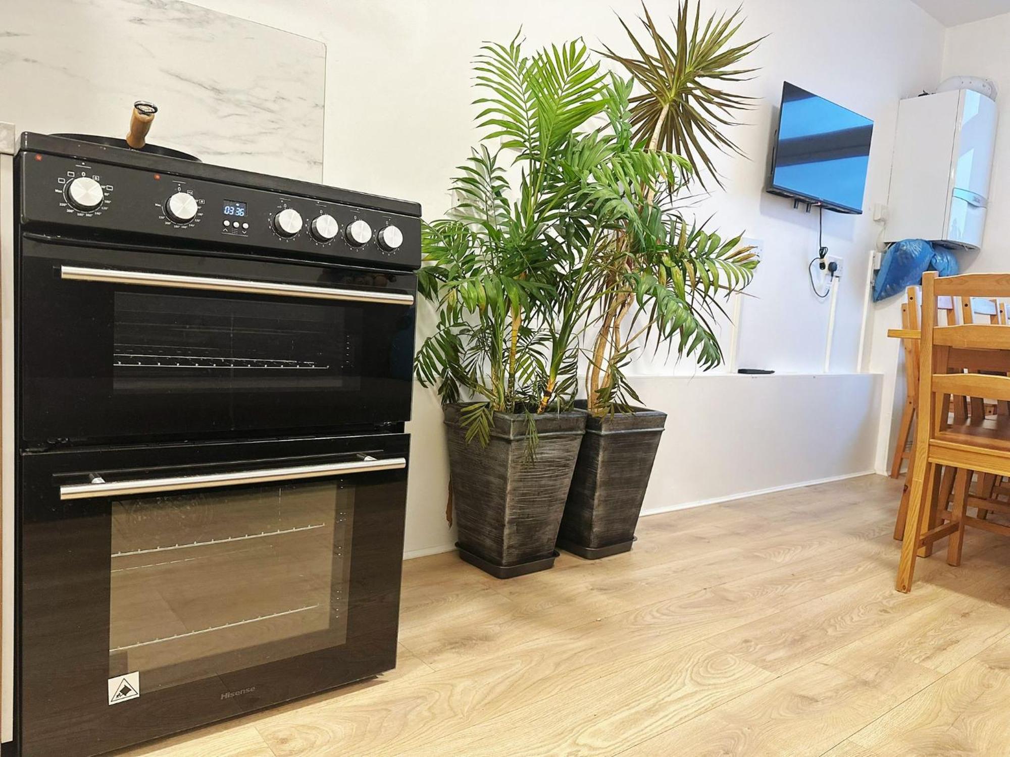 Rarefind Shepherds Bush Flat 1 Min To Tube Station Guest house London
