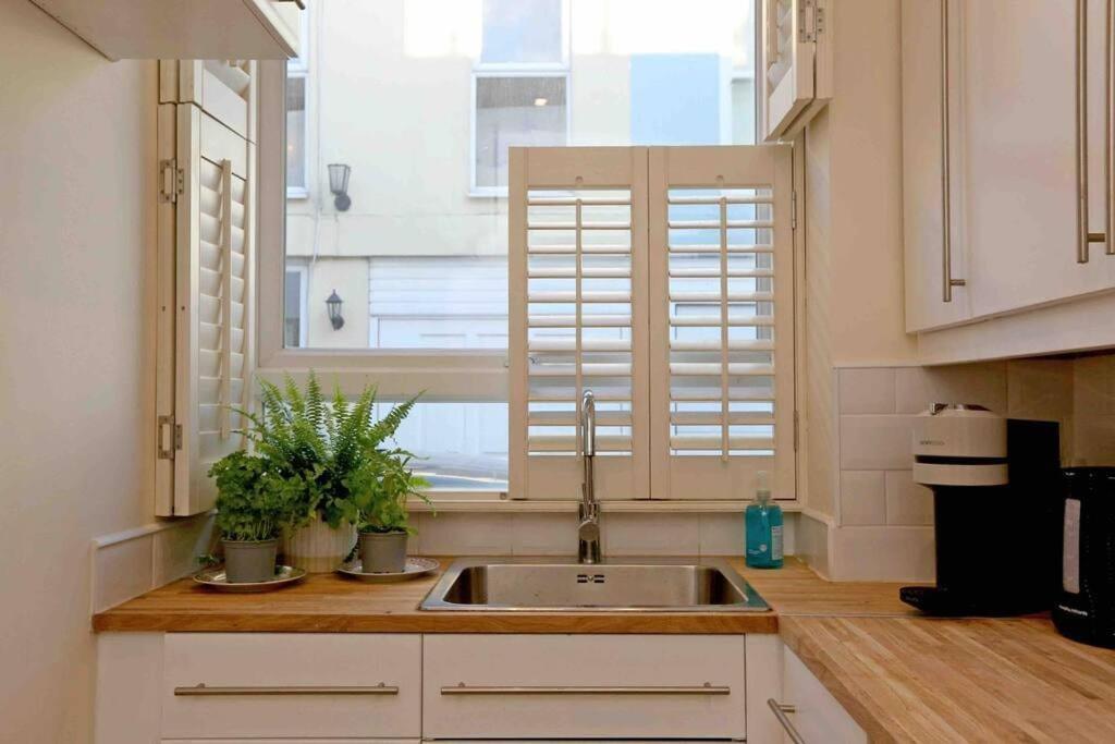 3bed Townhouse Earls Court Old Manor * London