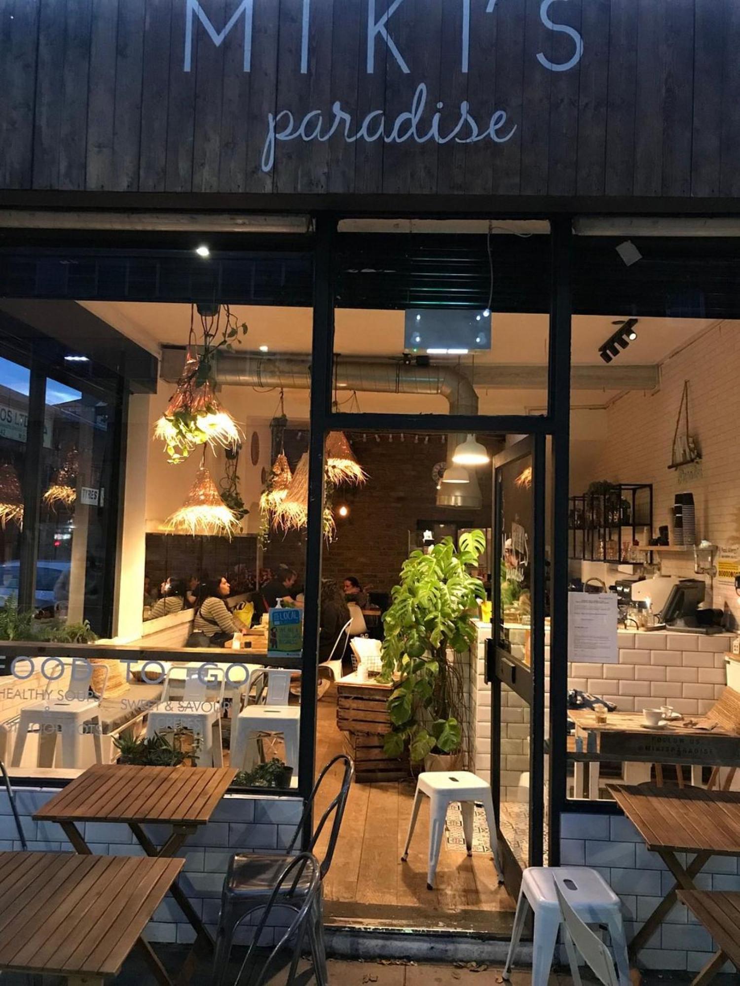 Chic & Trendy Designer With Full Kitchen * London