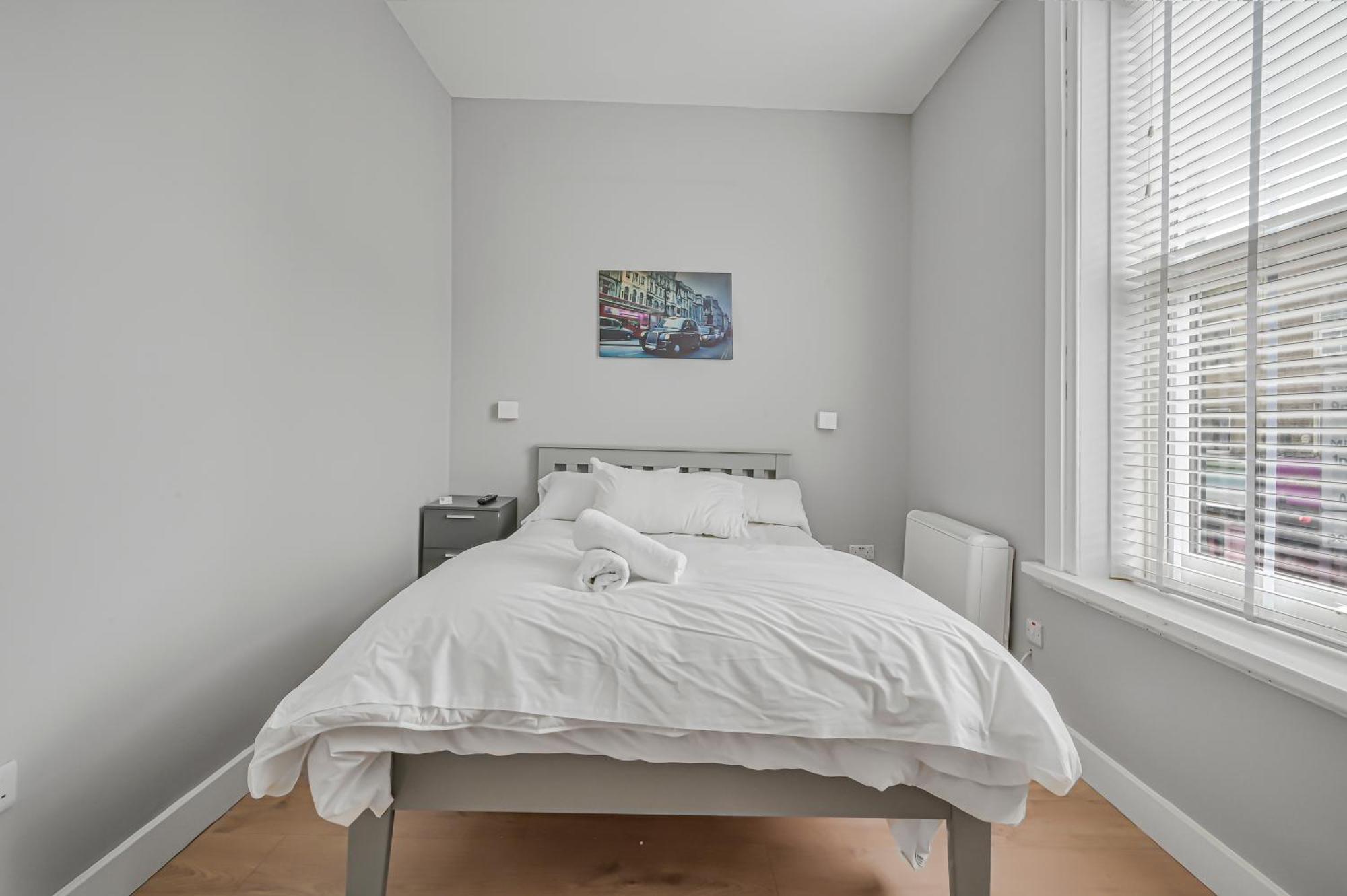 Hostal 169 *