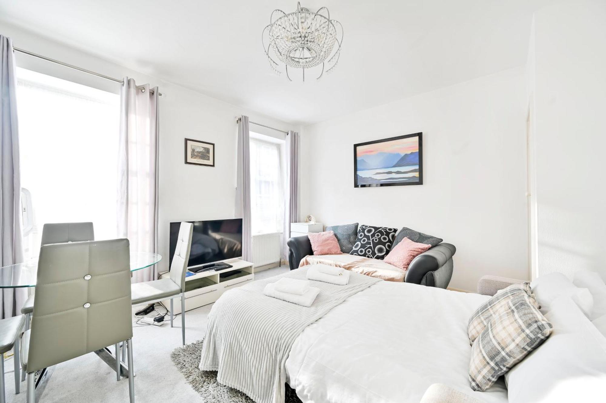 Westminster Flat For Families & Business Travelers, Steps To Landmarks! Apartamento Londres