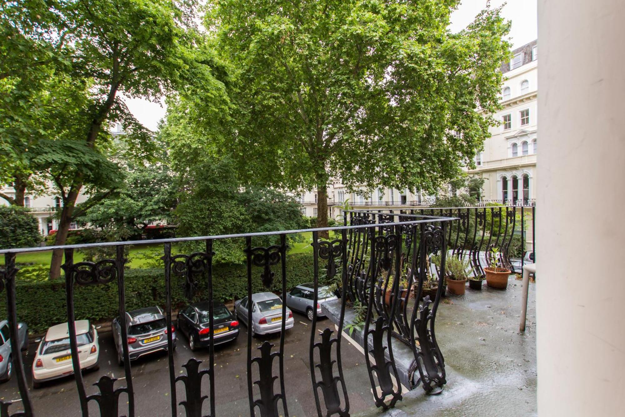 Unique Bright With Private Balcony London