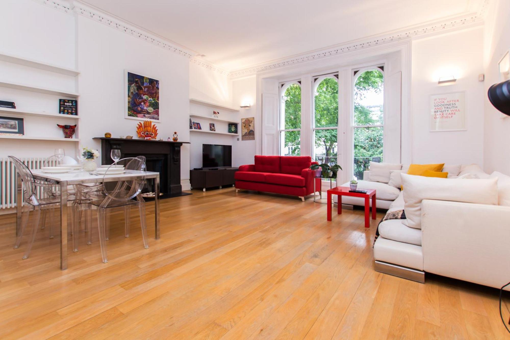 Unique Bright With Private Balcony