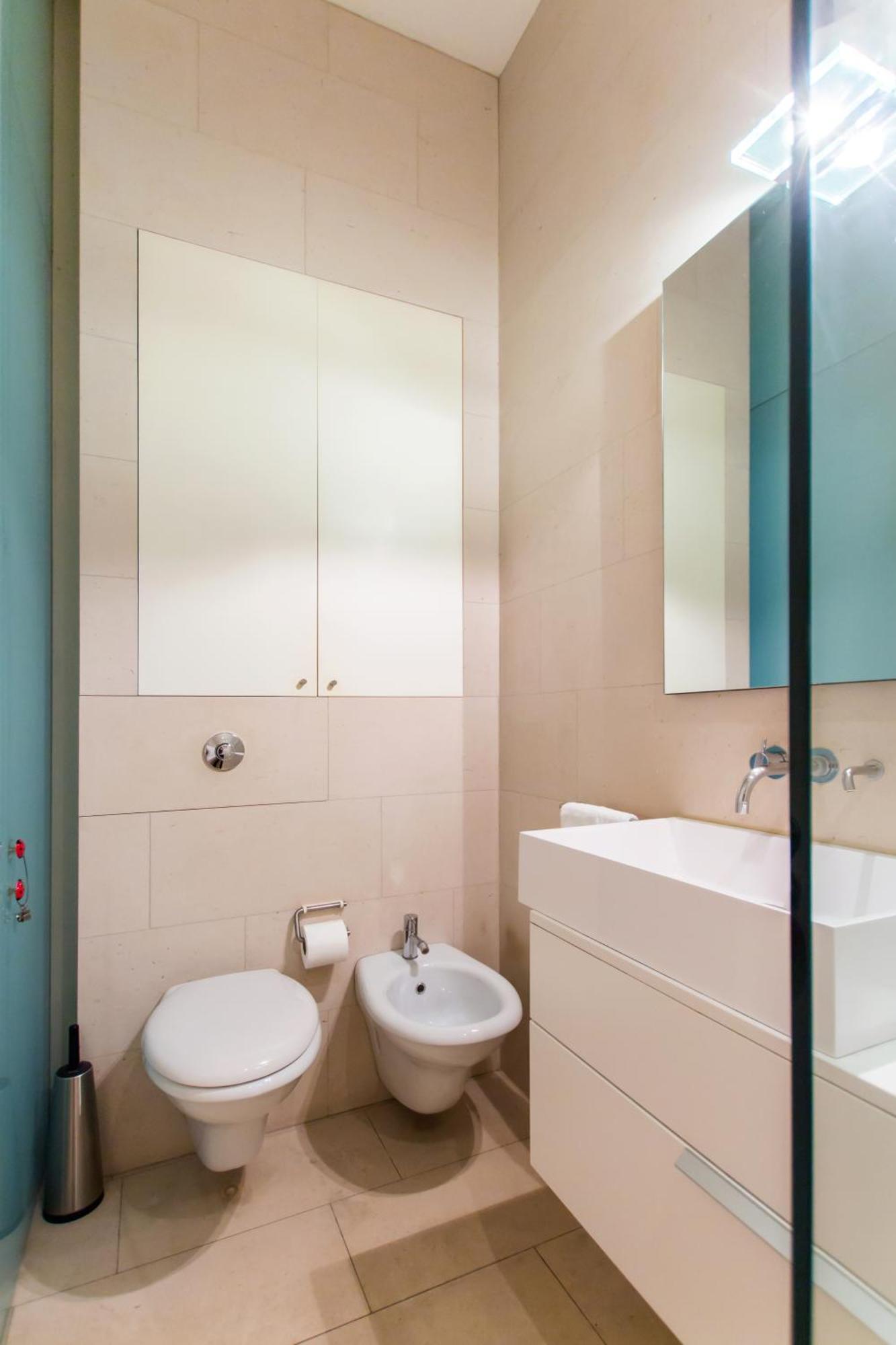 Unique Bright With Private Balcony * London