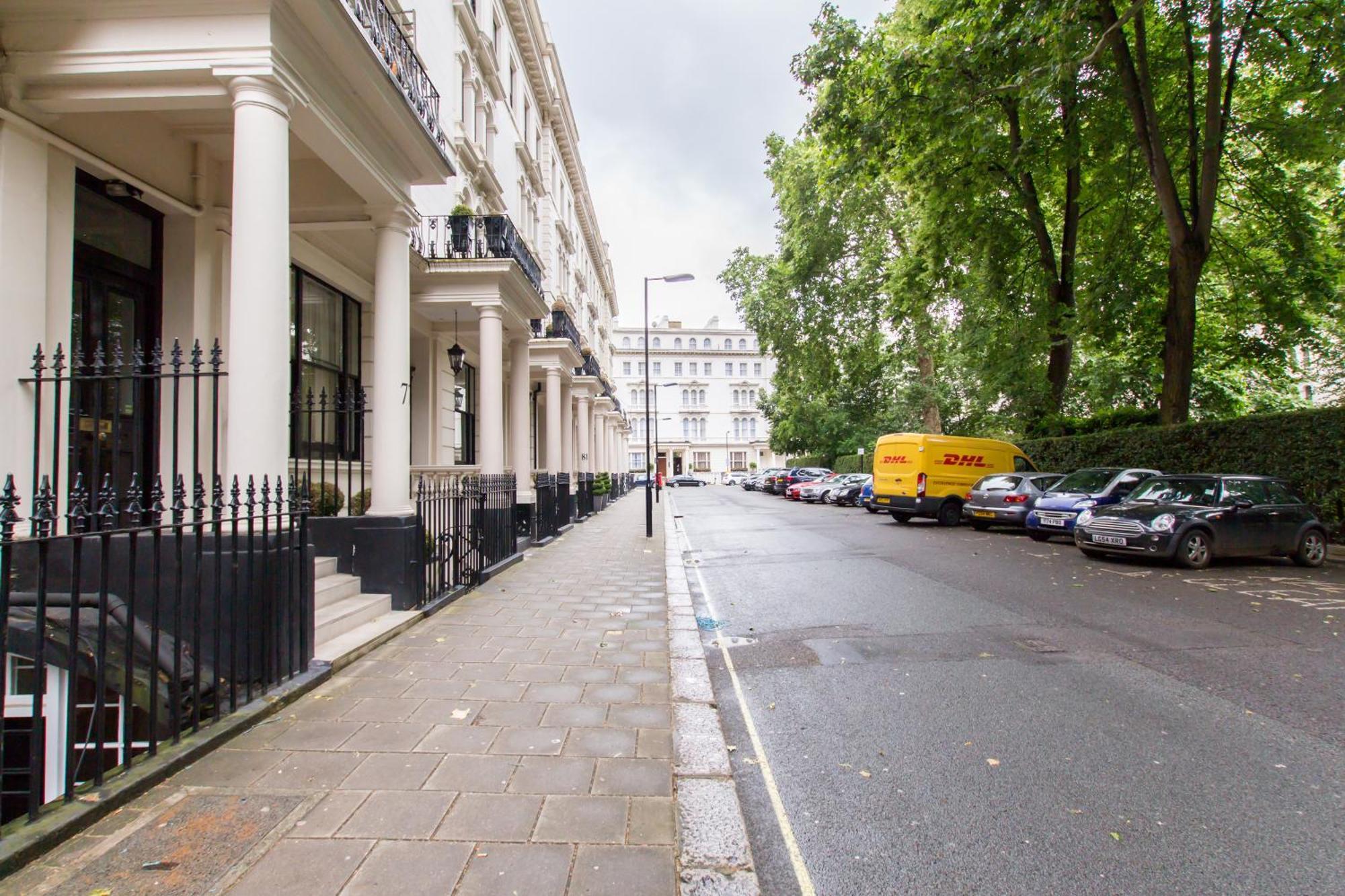 Unique Bright With Private Balcony Apartment London