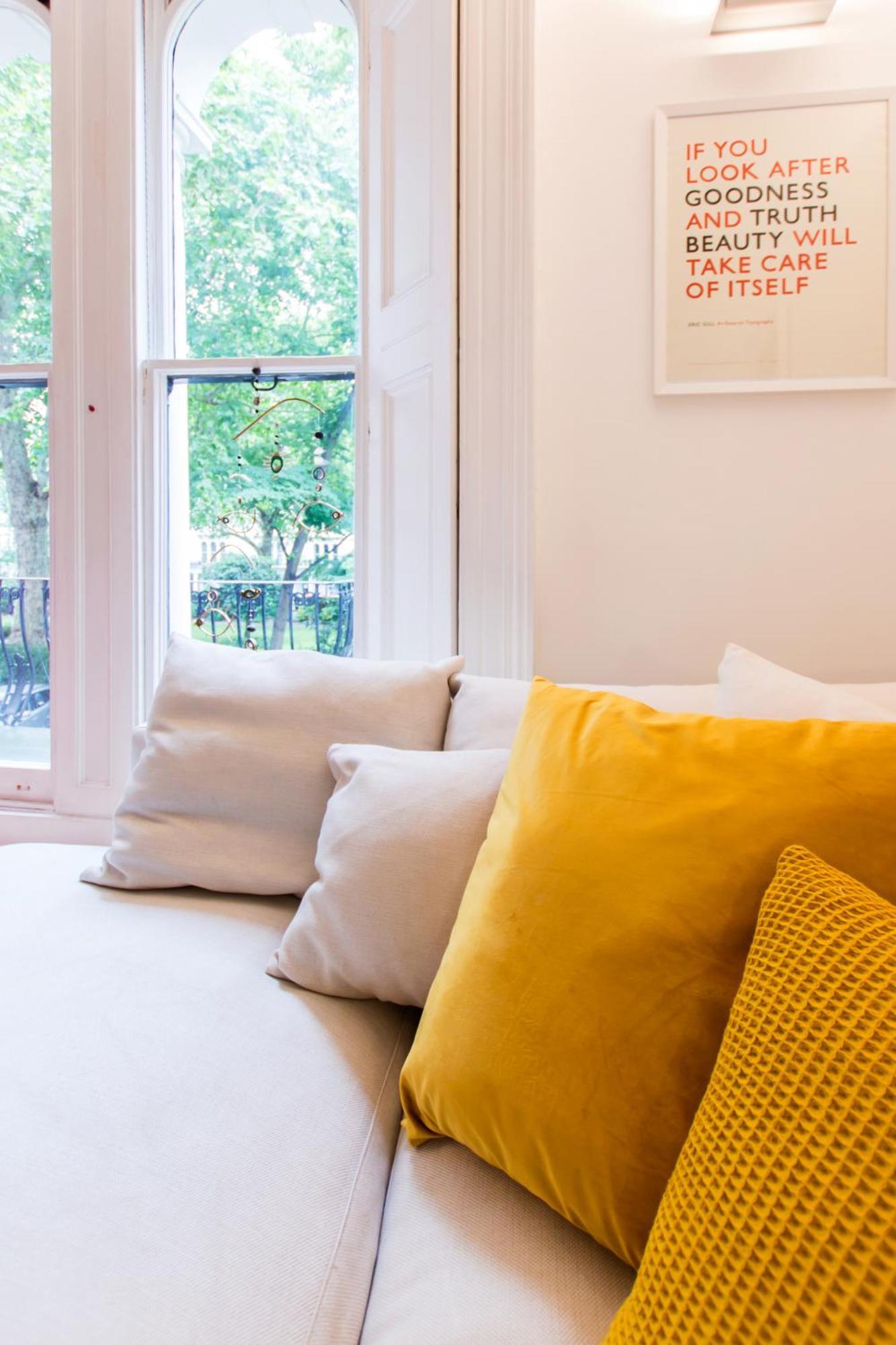 Apartment Unique Bright With Private Balcony
