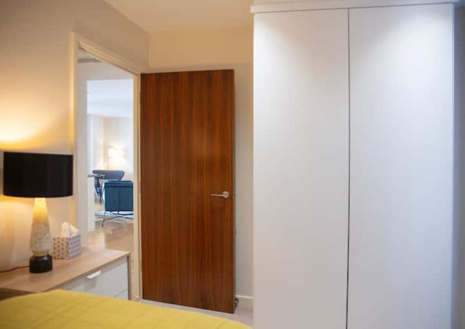 Westminster Two Bed One Bath Sleeps 5 Appartement