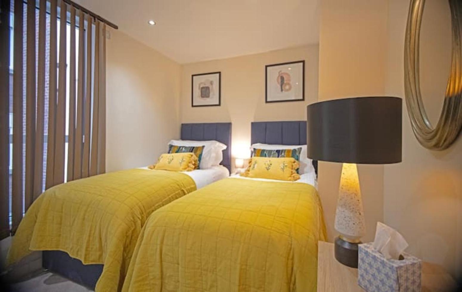 Westminster Two Bed One Bath Sleeps 5 Londen