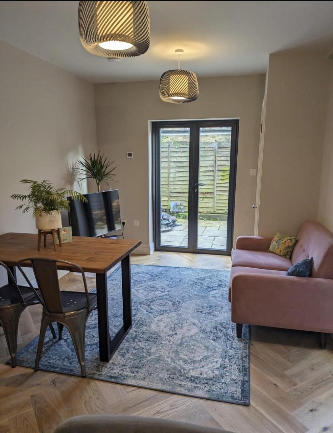 Newly Refurbed House, Barons Court Holiday home *