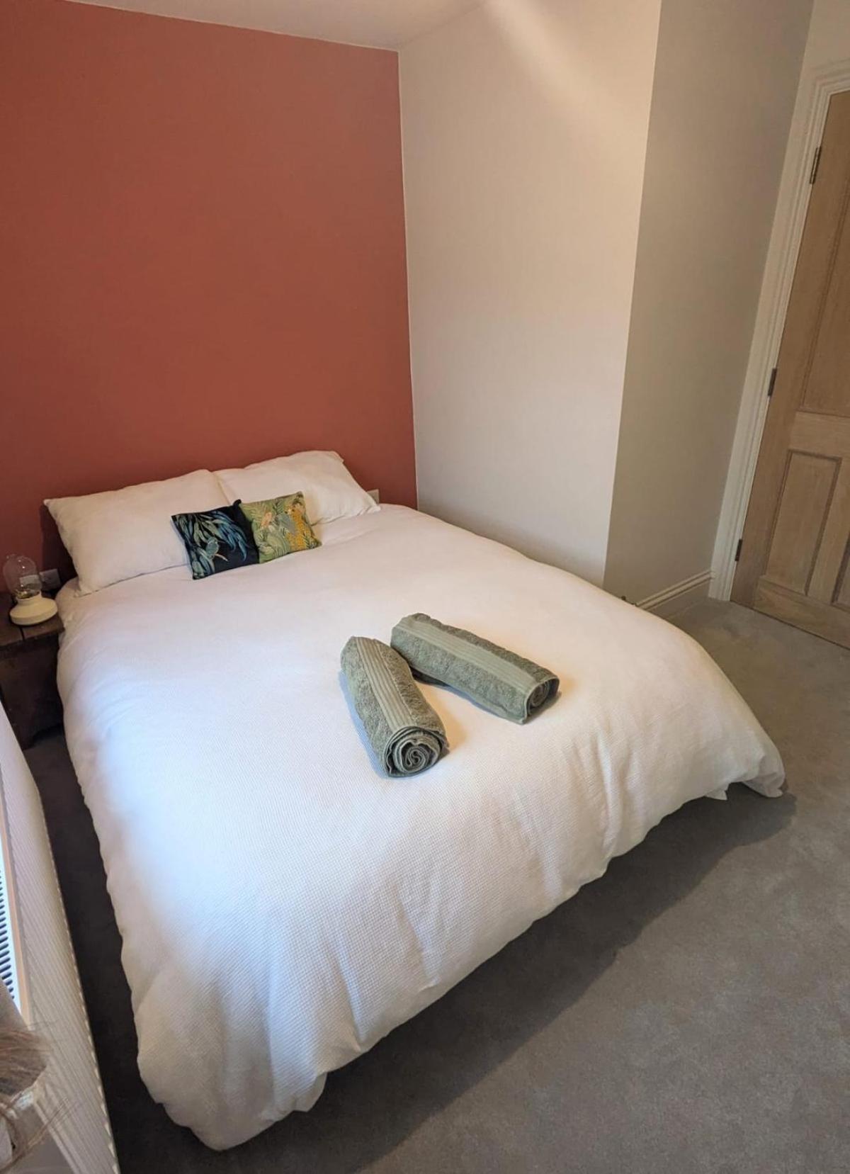 Newly Refurbed House, Barons Court Holiday home *