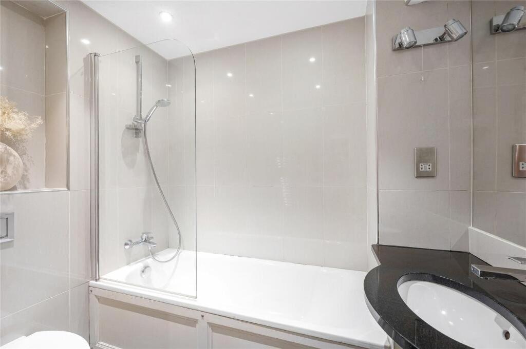 Great Location Chelsea Edition * London