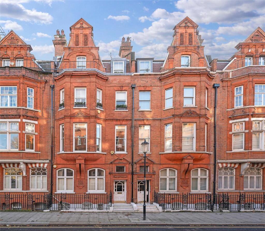 Great Location Chelsea Edition