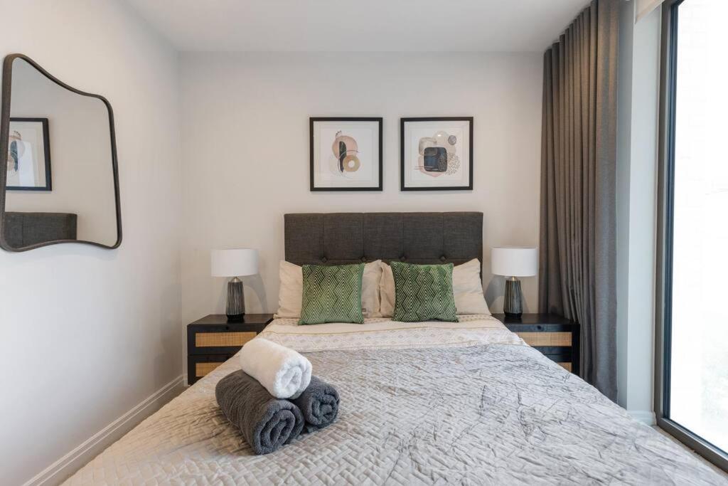 Luxury 2 Bed And 2 Bath Flat With Air Condition Apartment