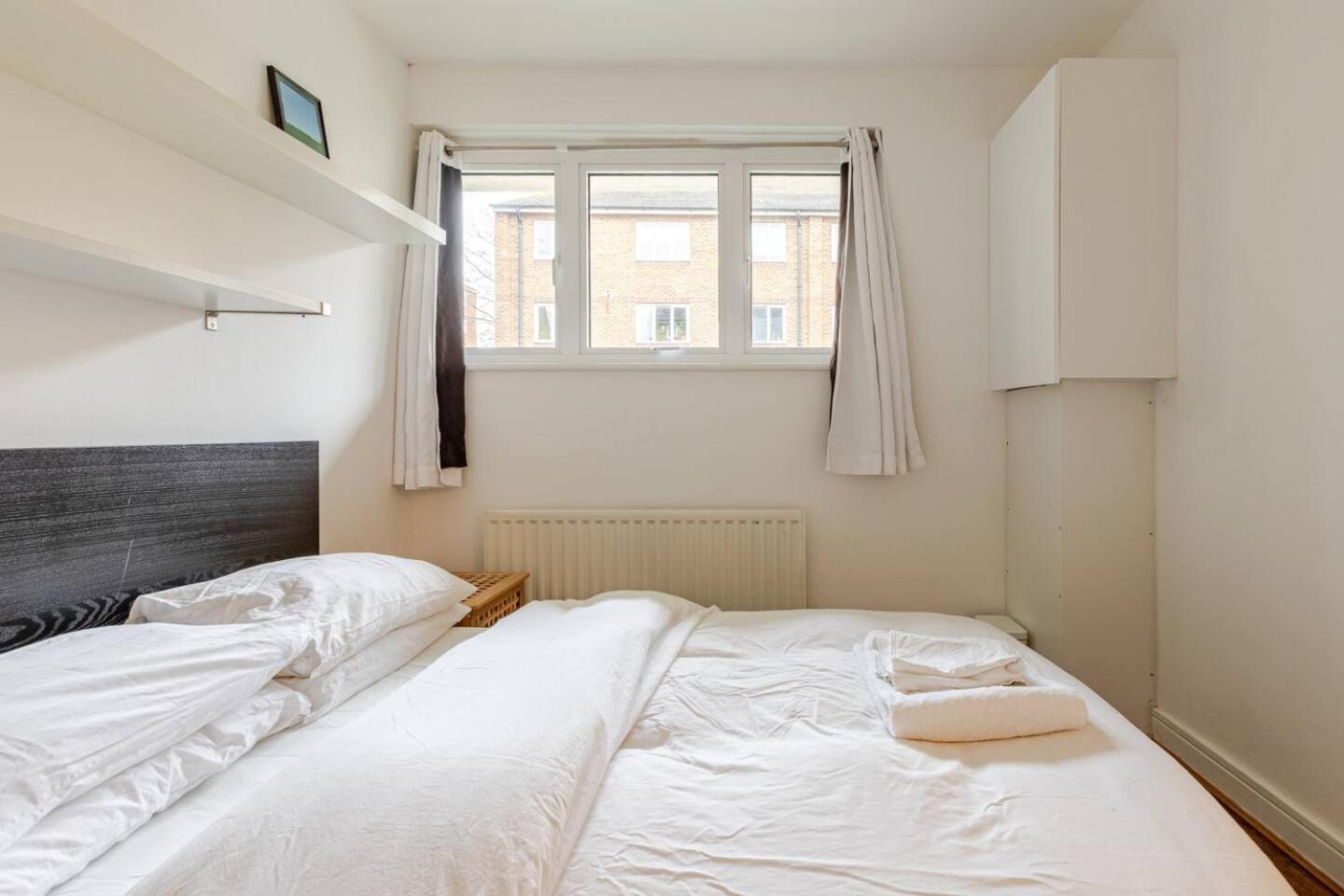 Apartment Charming 2-bed Garden Flat *