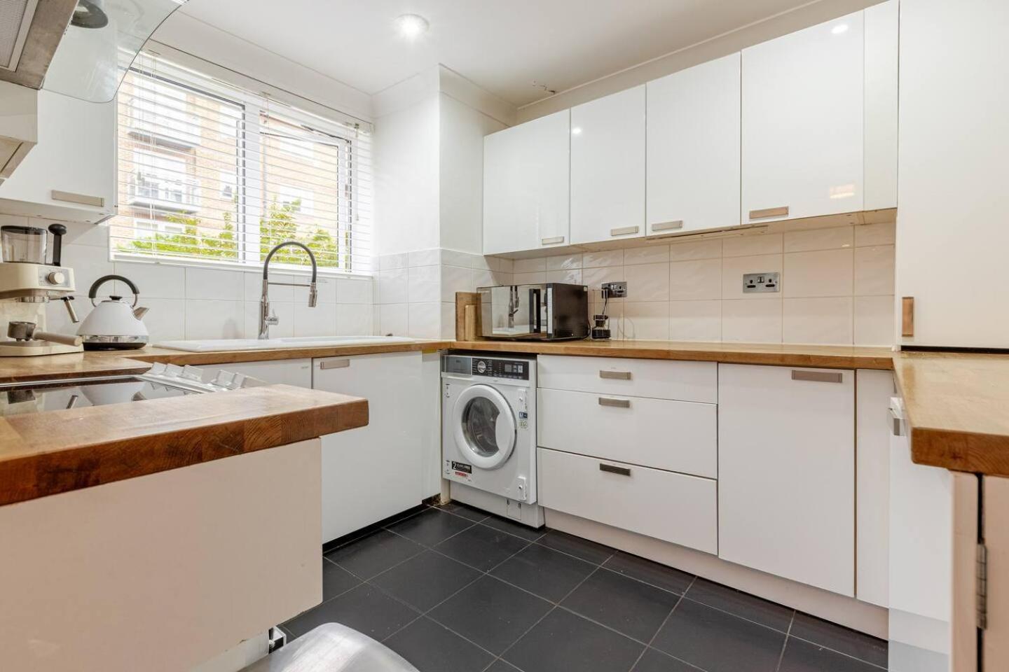 Charming 2-bed Garden Flat *