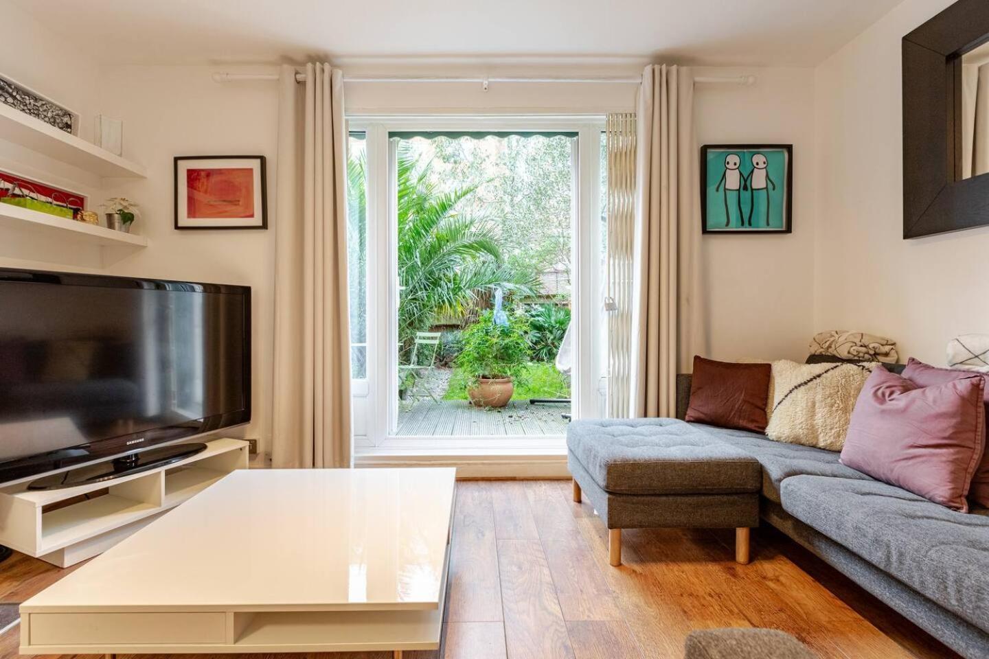 Apartment Charming 2-bed Garden Flat *