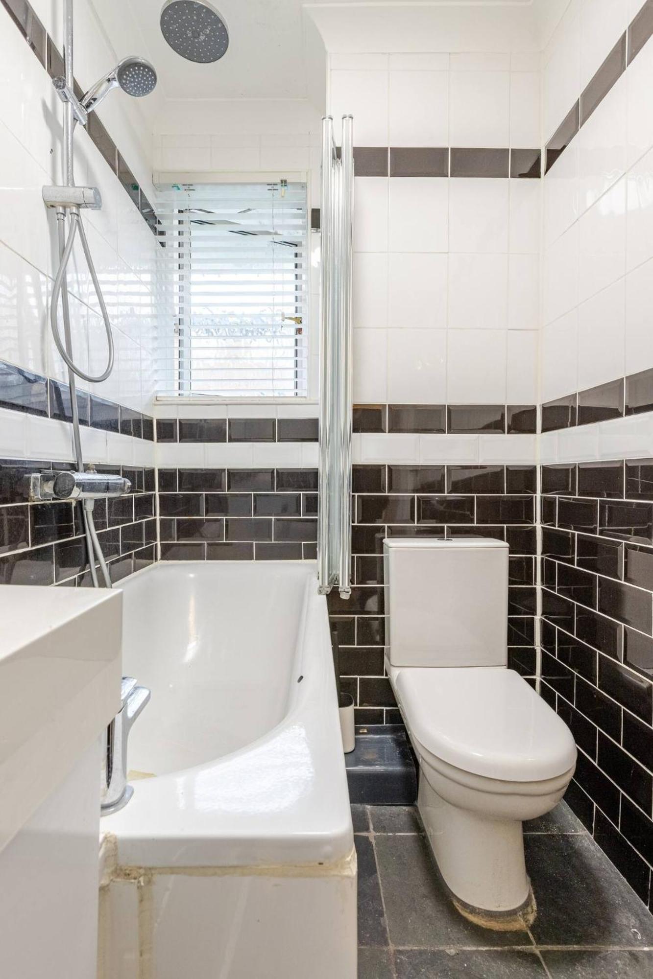 Charming 2-bed Garden Flat * London
