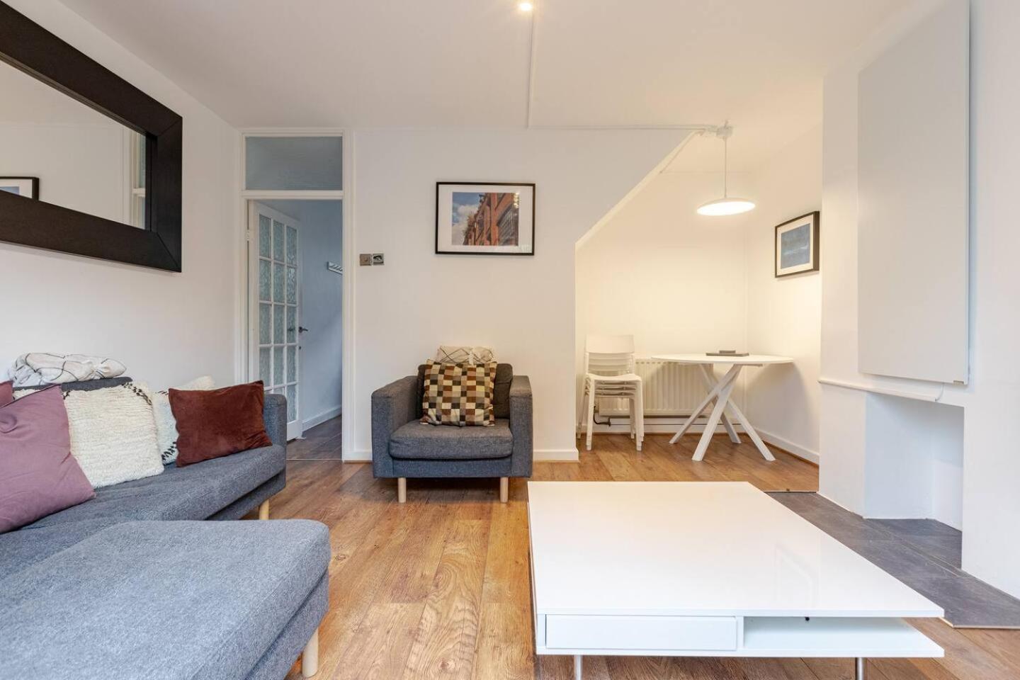 Charming 2-bed Garden Flat