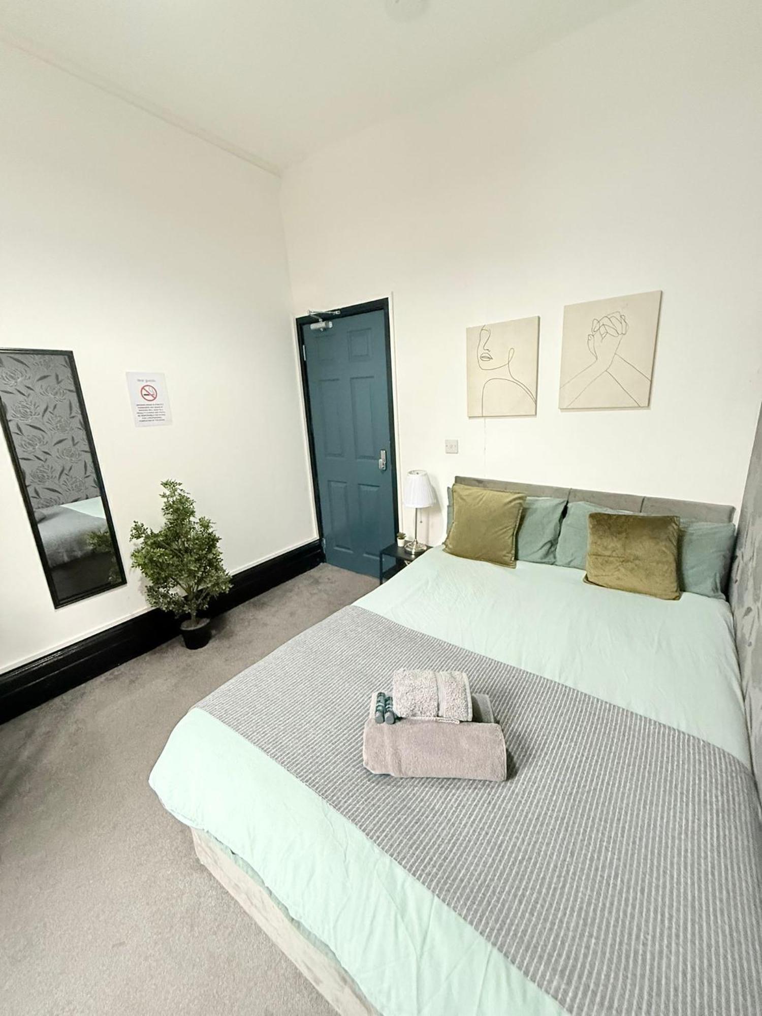 10 Minutes To Vaux Guest house London