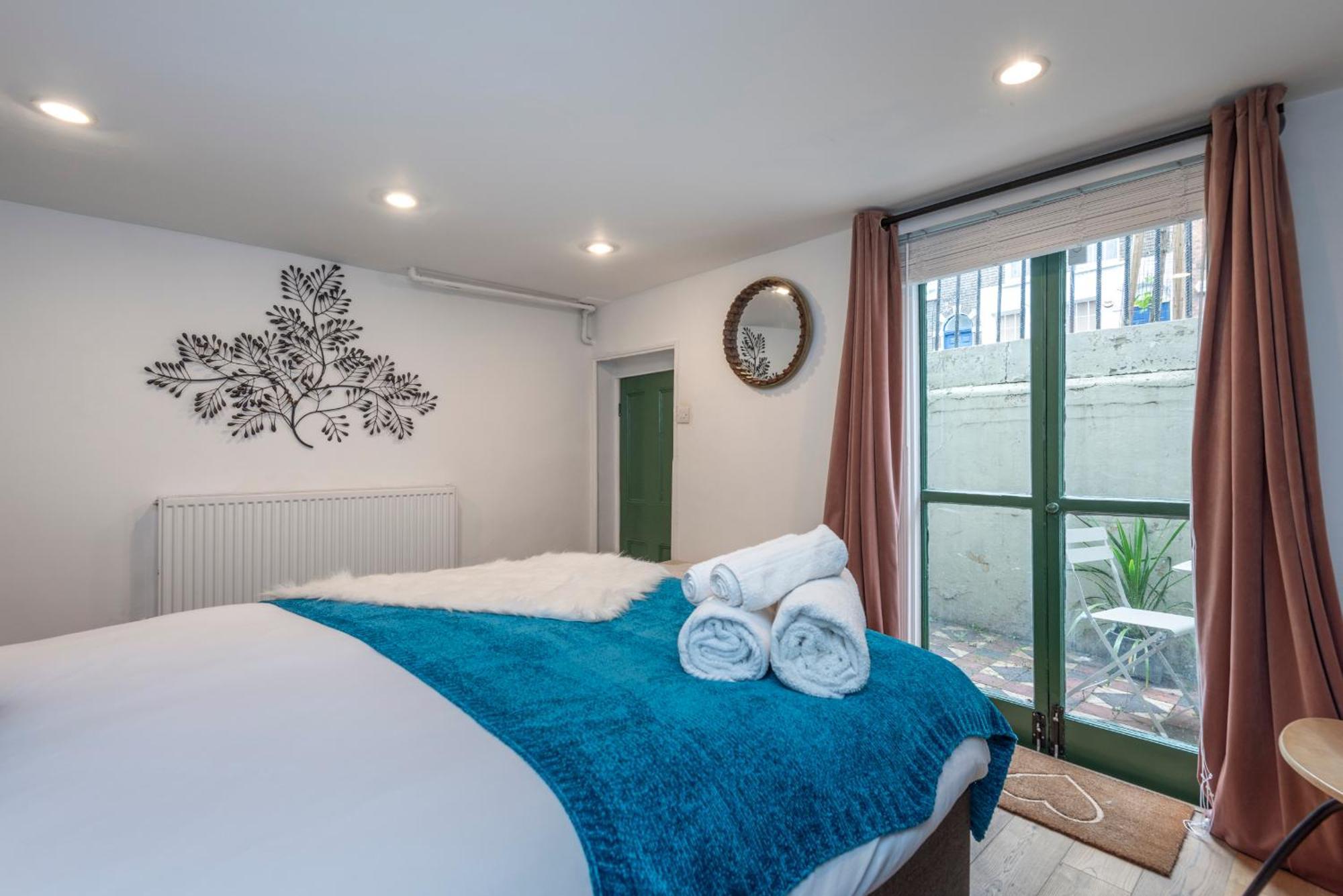 Chic 1-bed Garden Flat, London, Convenient For Tower Bridge, Great Public Transport Londen