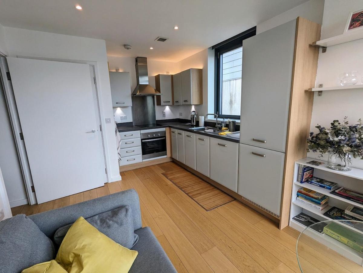 Apartment Angel Canal-view 1-bedroom London