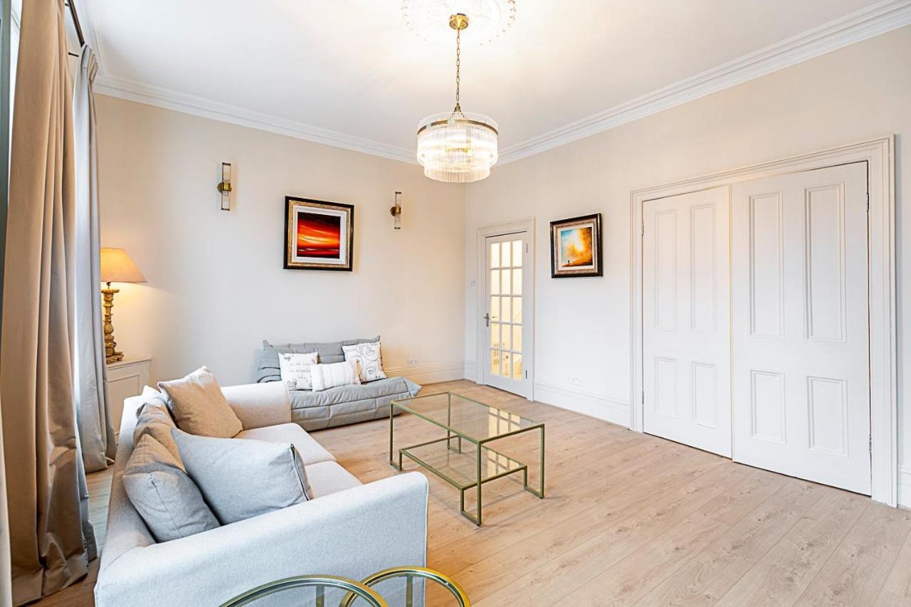 Luxury 4 Bed Fulham Townhouse With Charm Apartment