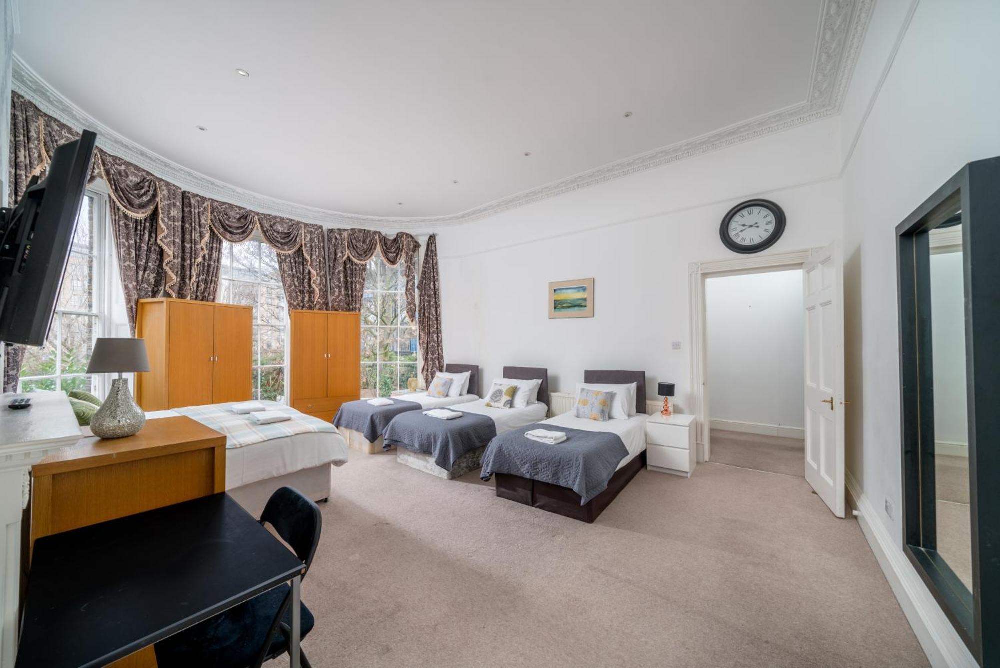 Leilighet Canary Wharf - Spacious Near Excel Exhibition Centre, O2 Arena, Airport, Free Parking & Wifi