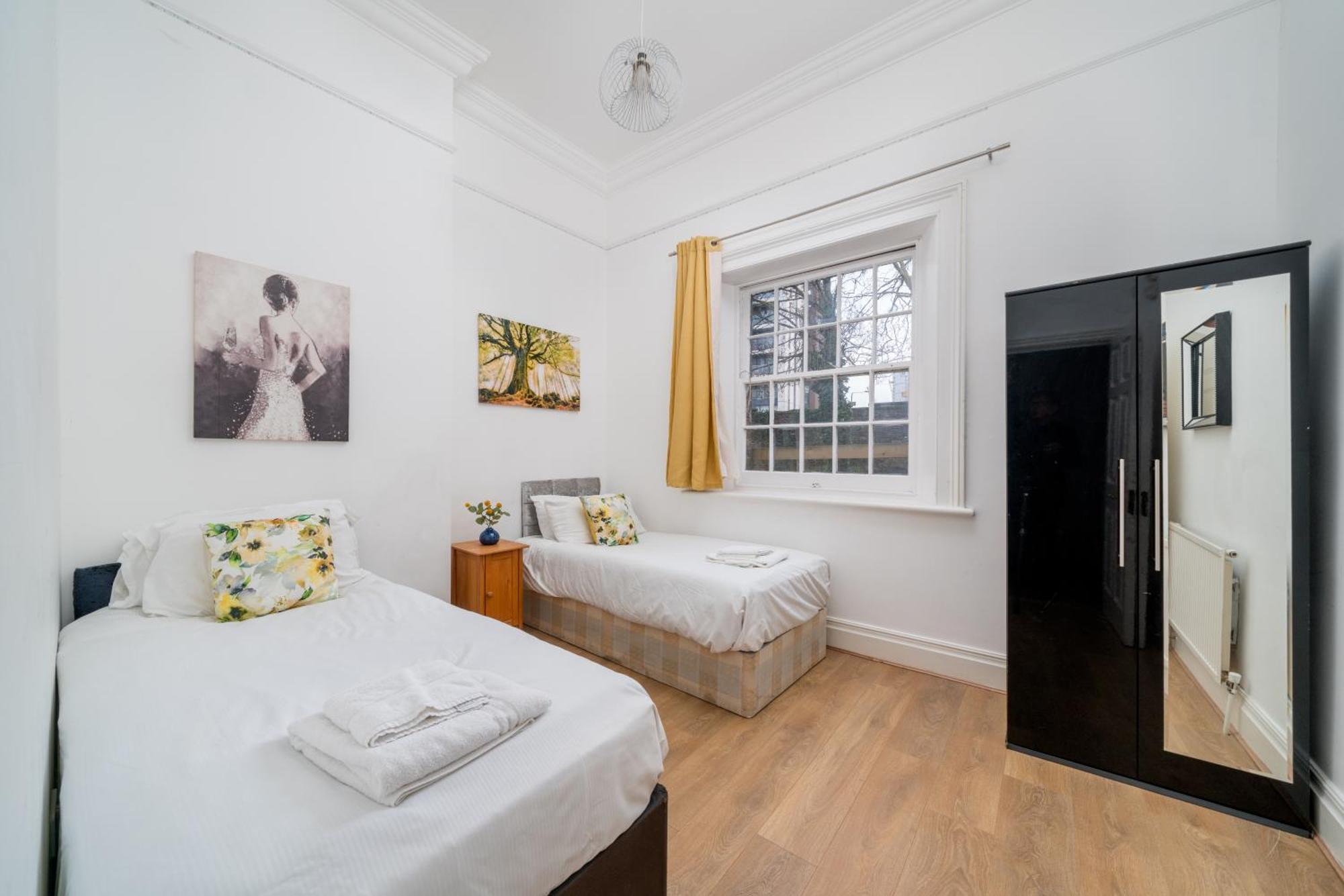 Canary Wharf - Spacious Near Excel Exhibition Centre, O2 Arena, Airport, Free Parking & Wifi Appartement