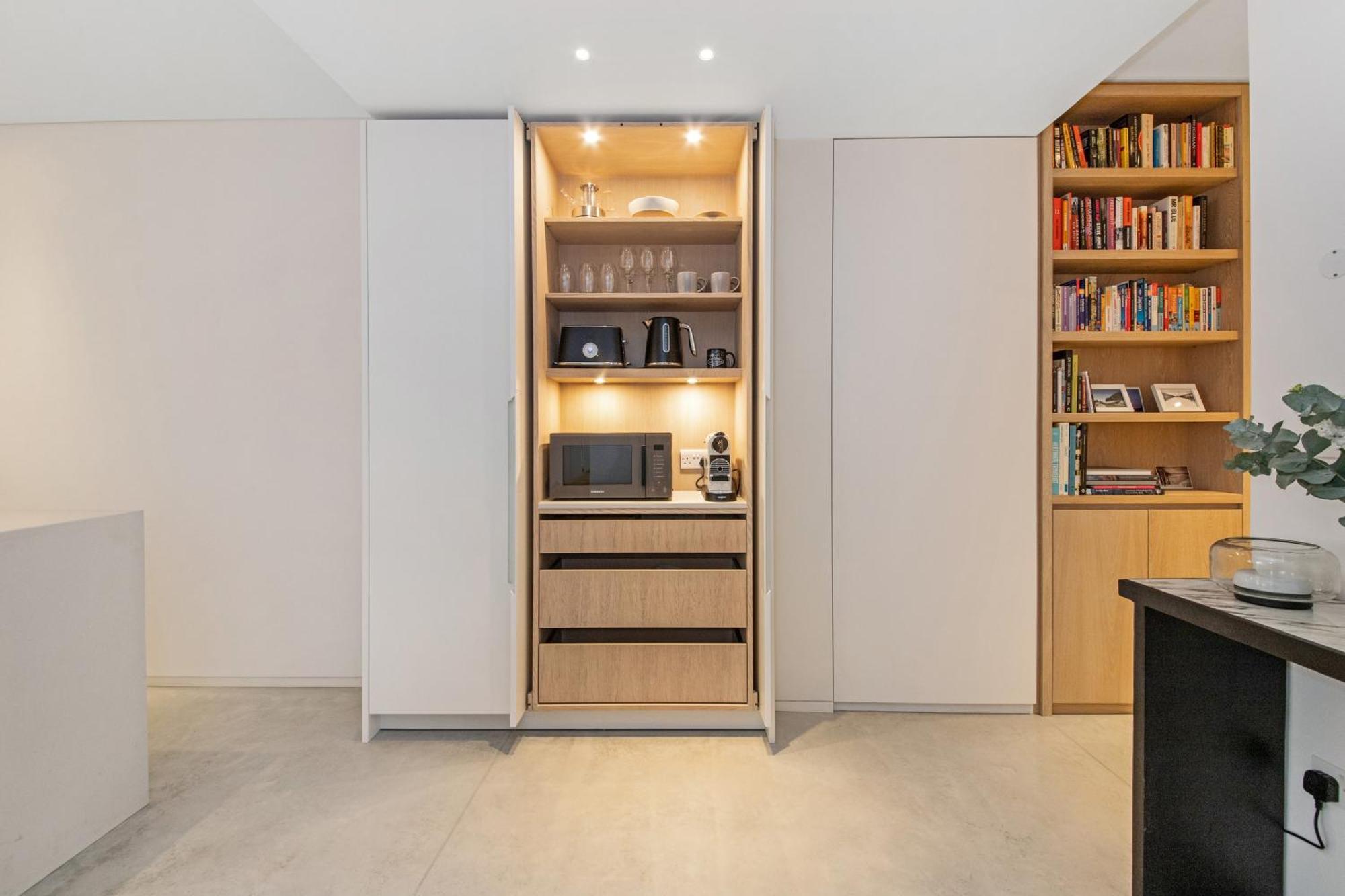 Notting Hill 2br-2ba Private Garden Retreat London