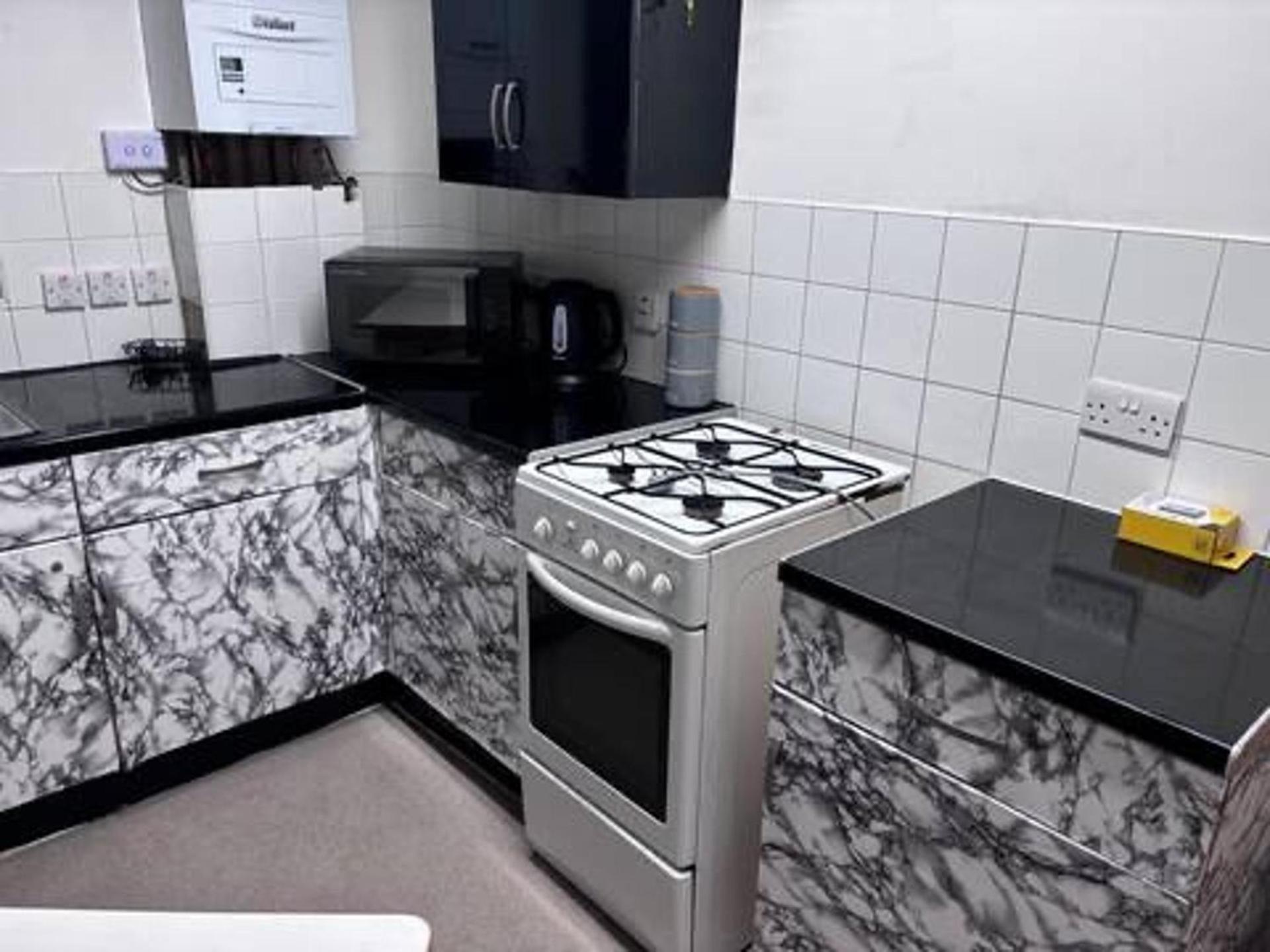 1br-sleeps4-35mintocentrallondon-40mintoheathrow * Londen